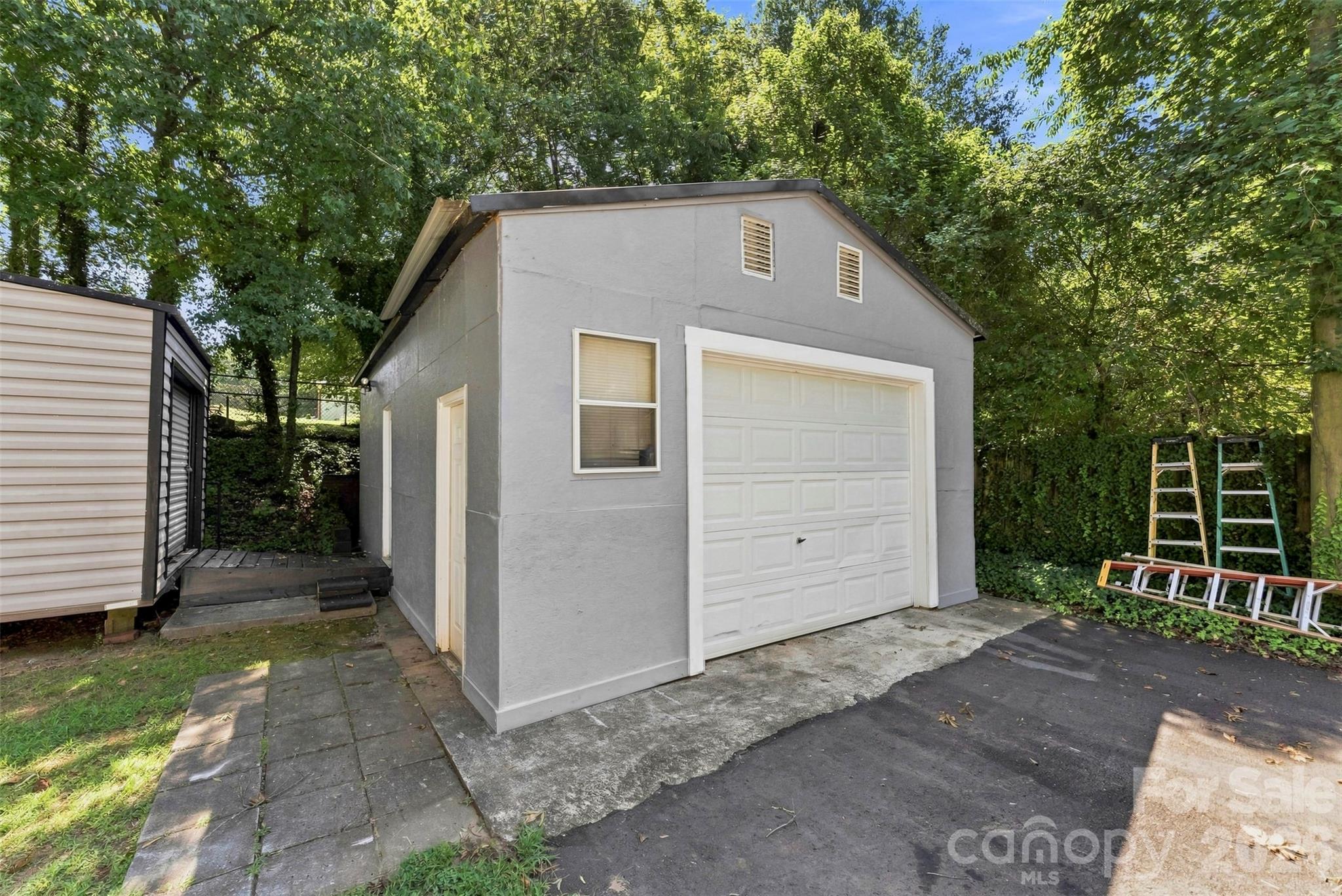 816 S Weldon Street — Gastonia
