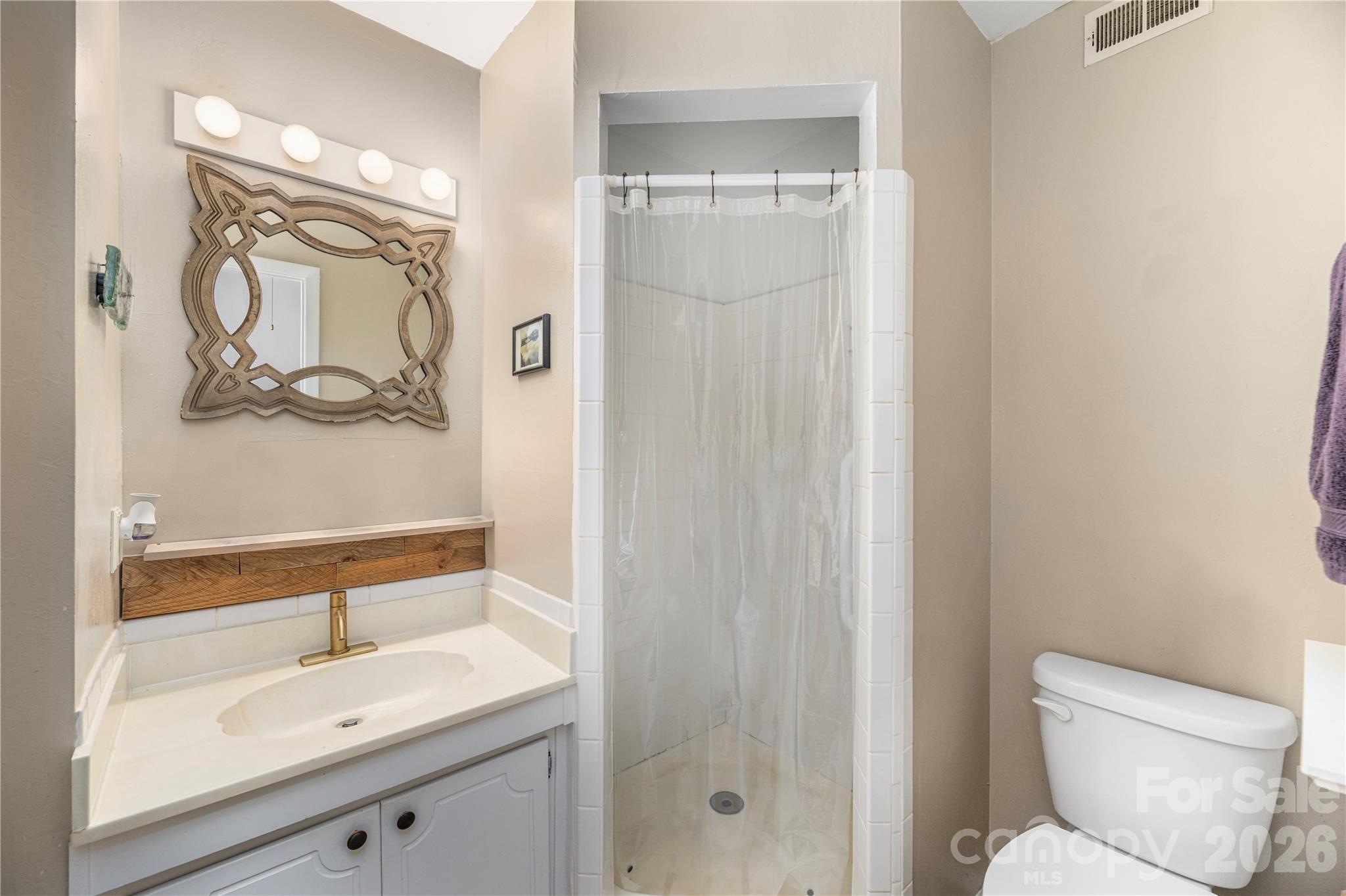 11 Maple Ridge Lane — Asheville