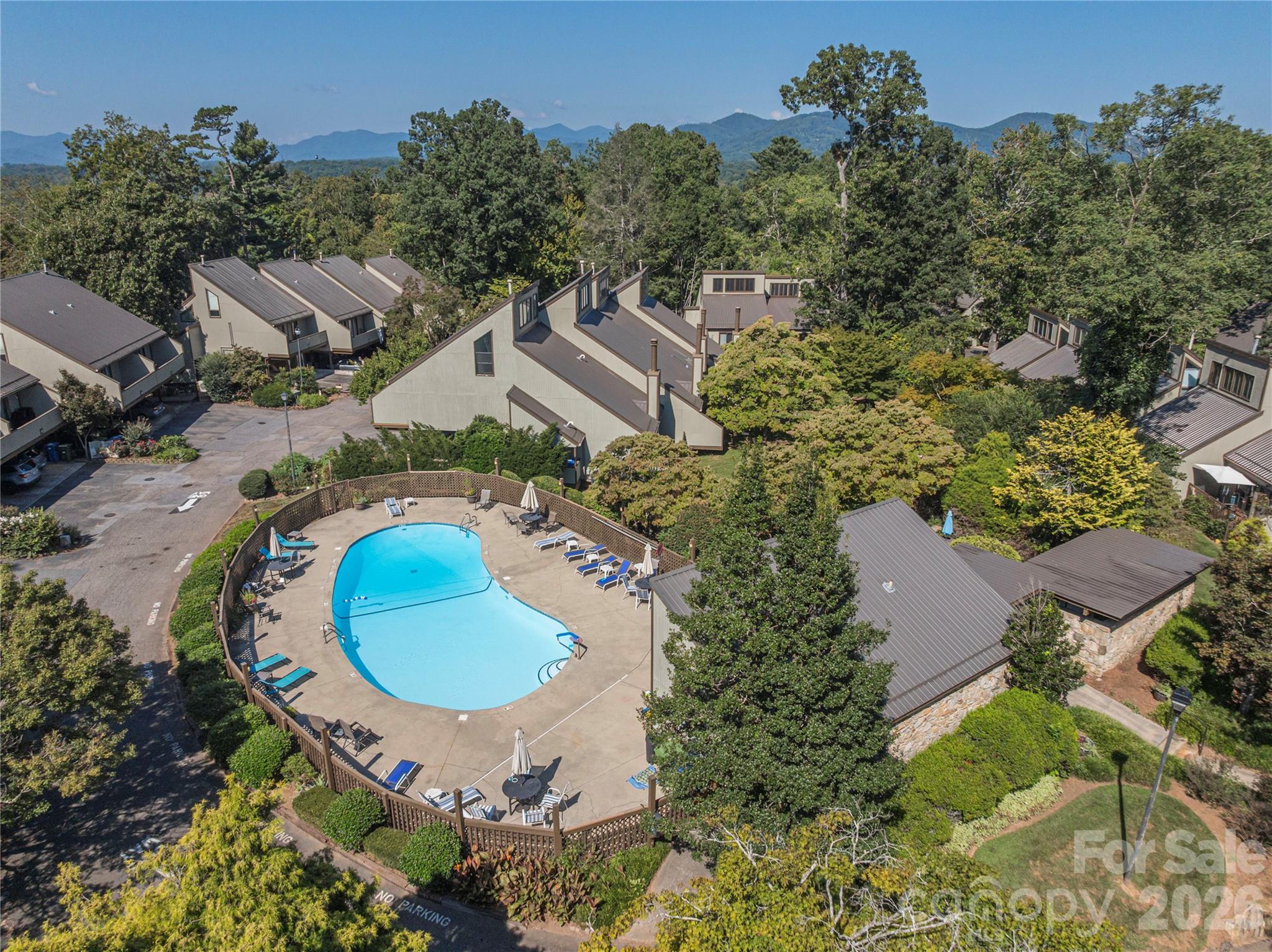 11 Maple Ridge Lane — Asheville