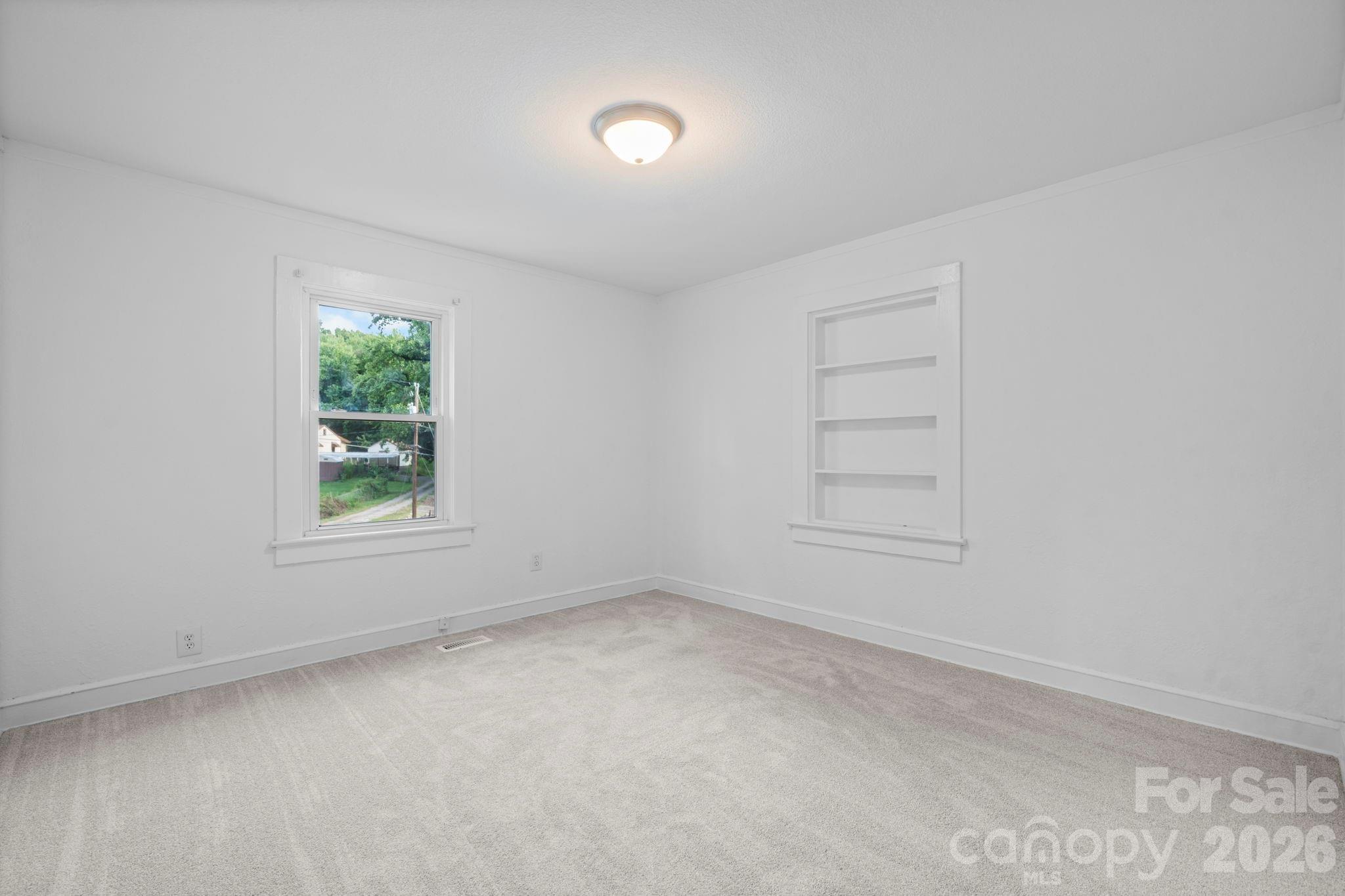 3221 1st Avenue Drive SE — Conover