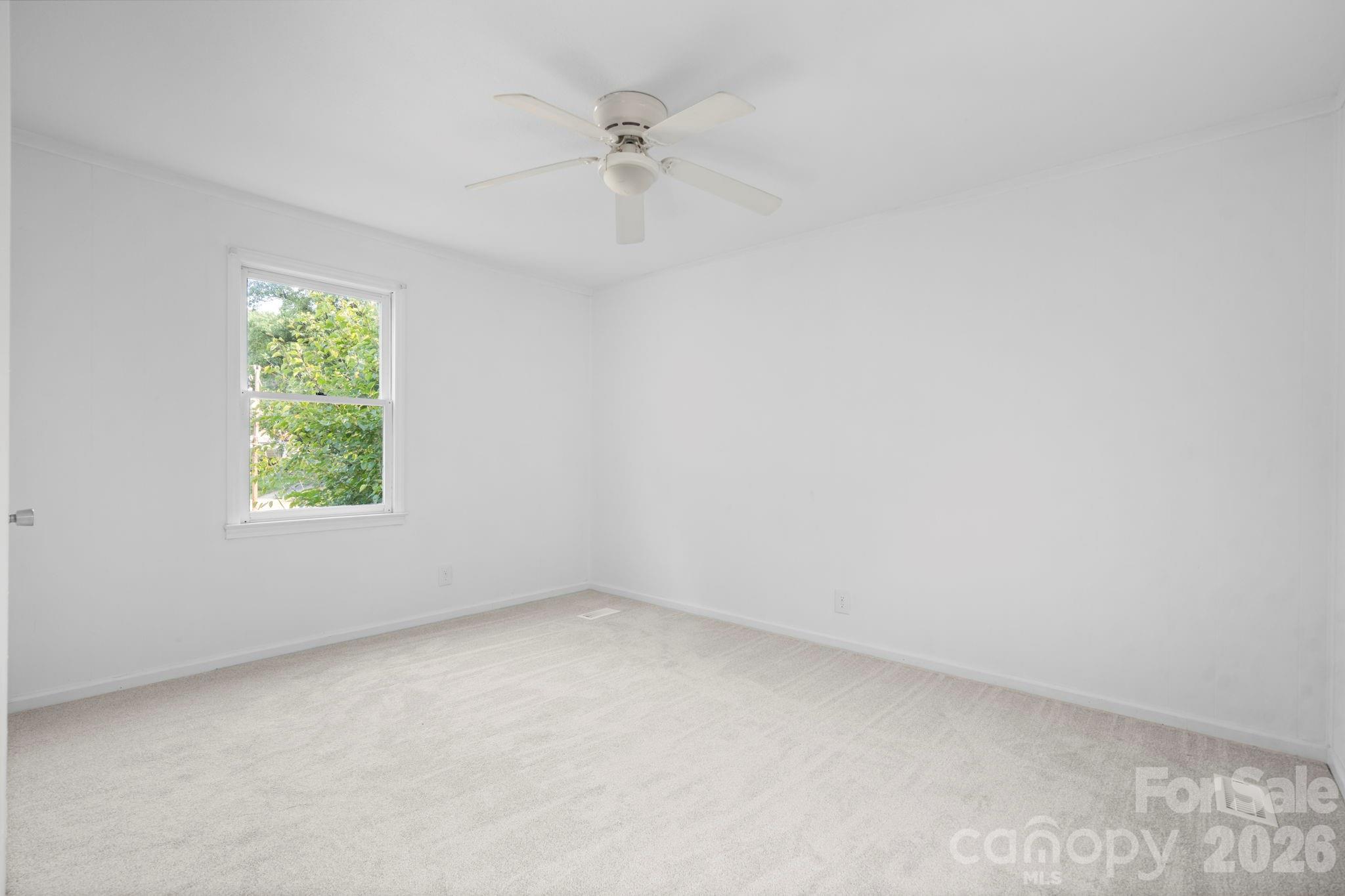 3221 1st Avenue Drive SE — Conover
