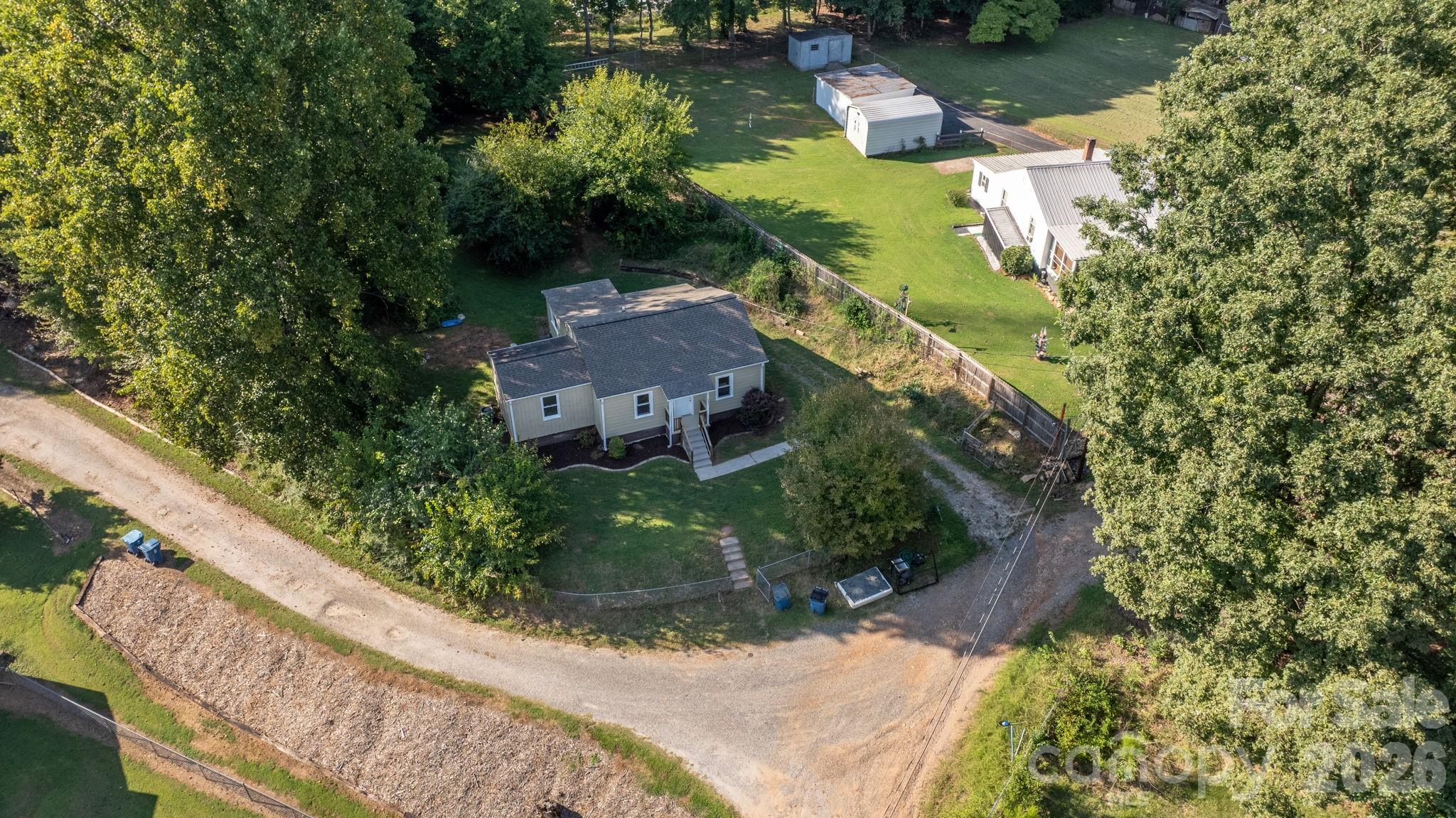 3221 1st Avenue Drive SE — Conover