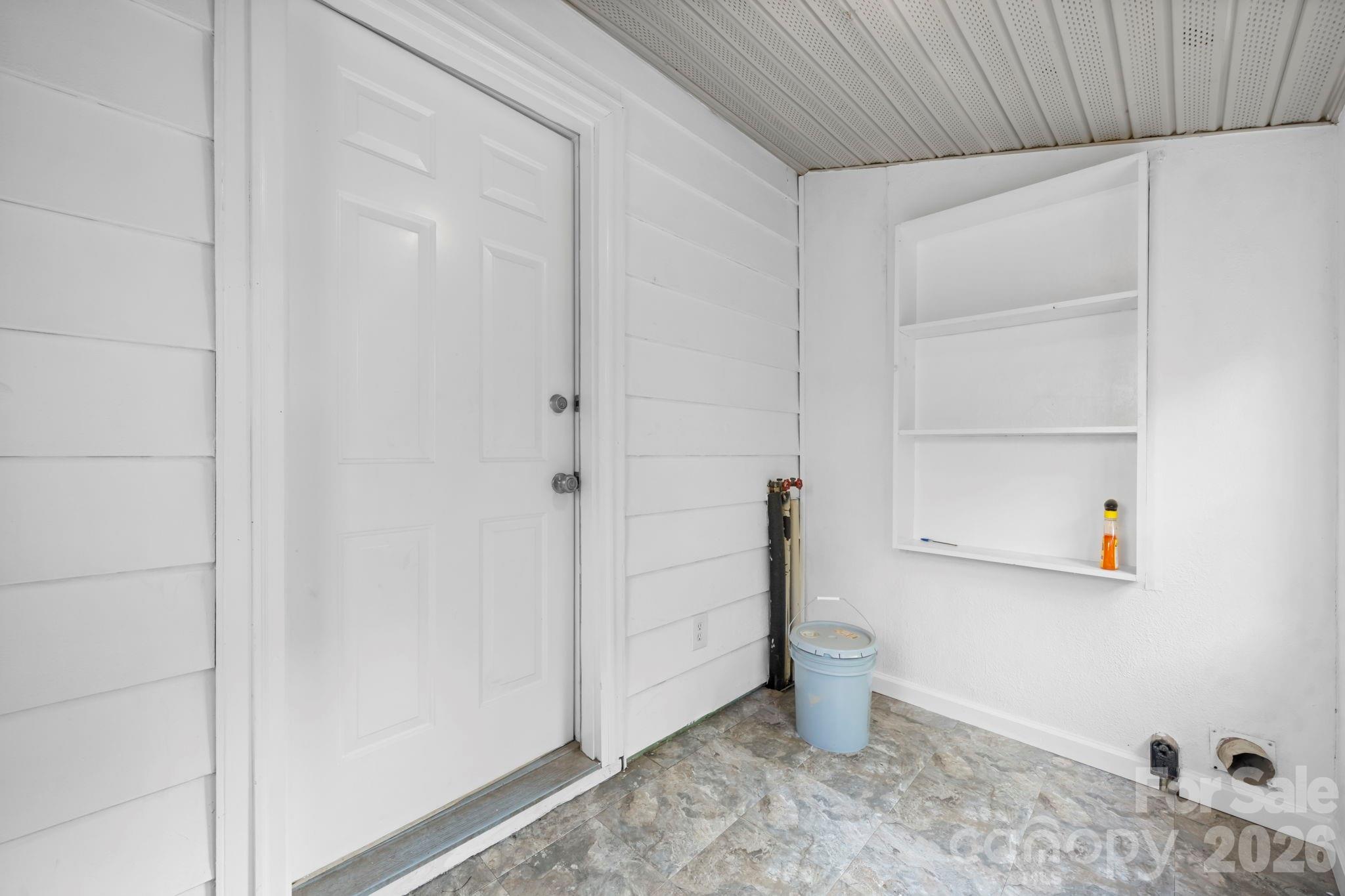 3221 1st Avenue Drive SE — Conover