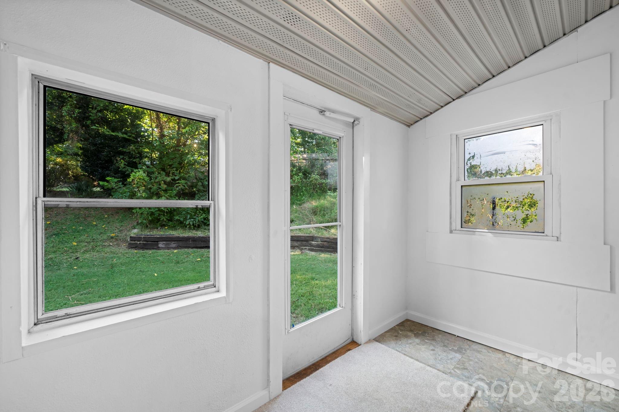 3221 1st Avenue Drive SE — Conover