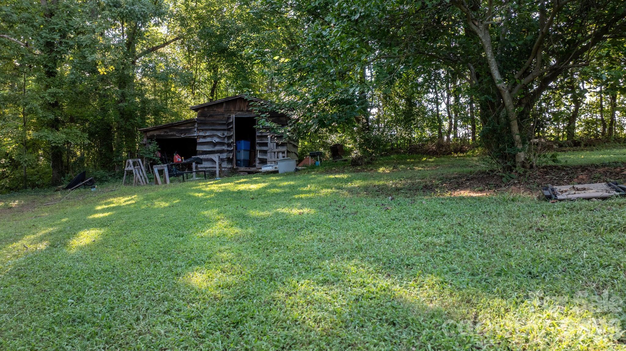 3221 1st Avenue Drive SE — Conover