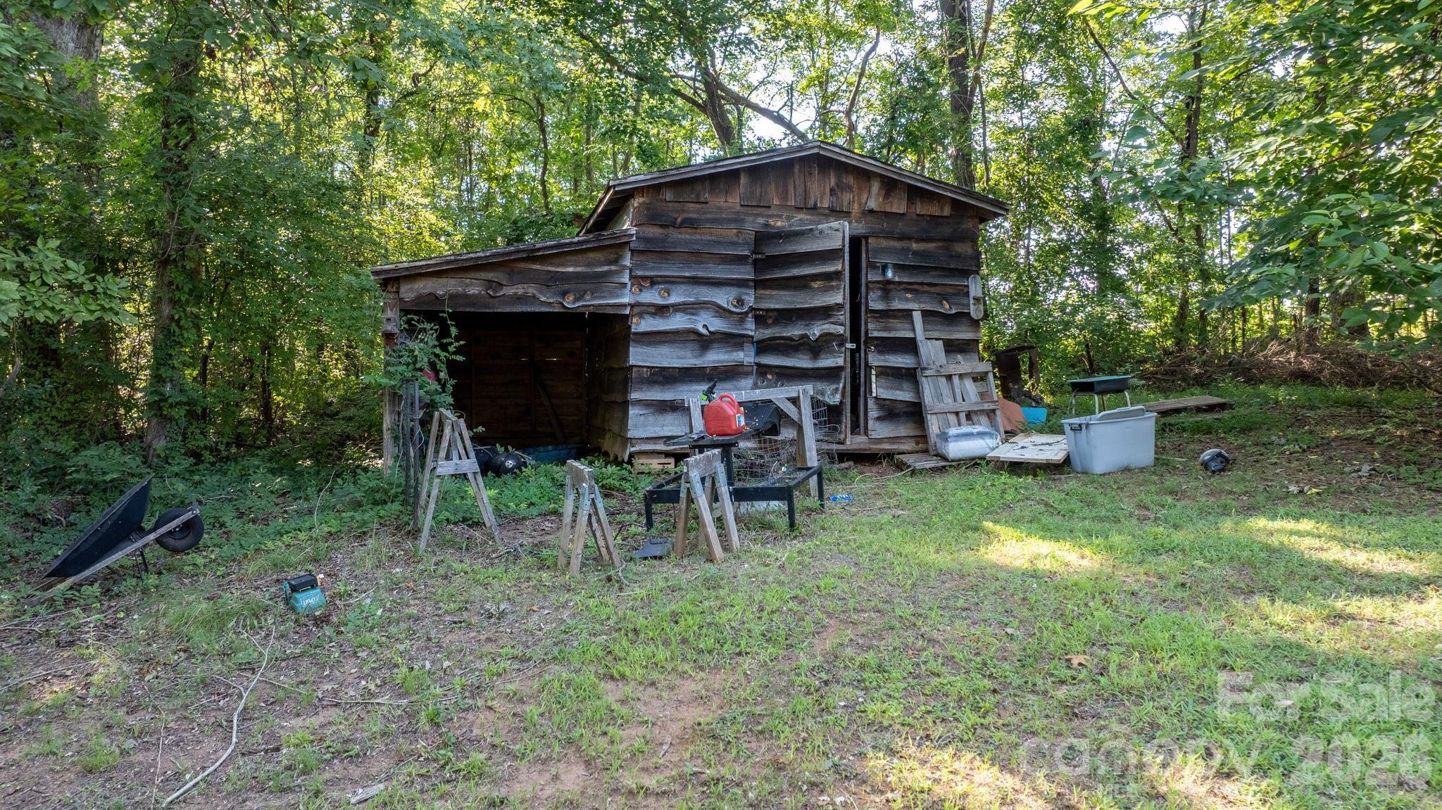 3221 1st Avenue Drive SE — Conover