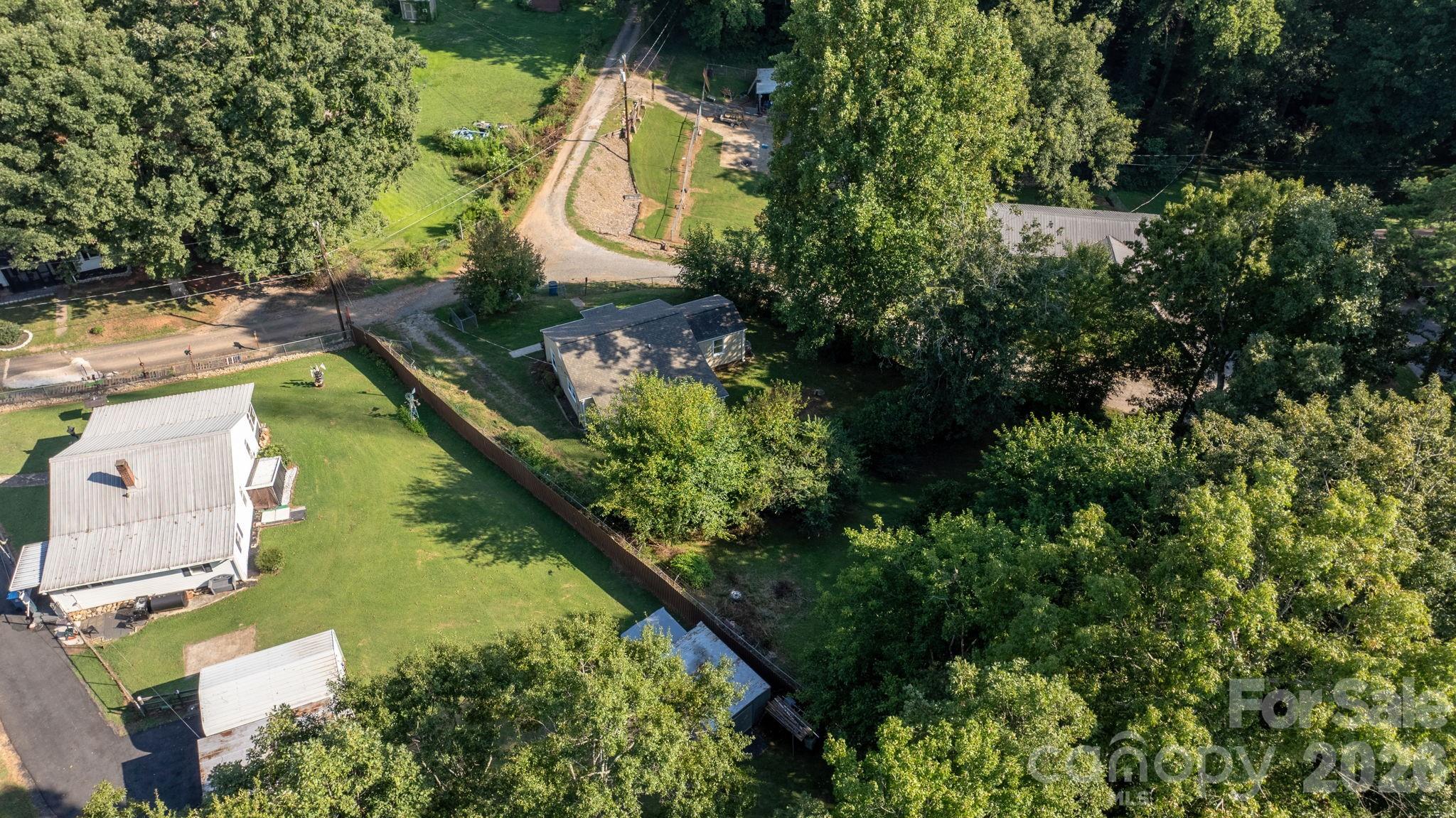 3221 1st Avenue Drive SE — Conover