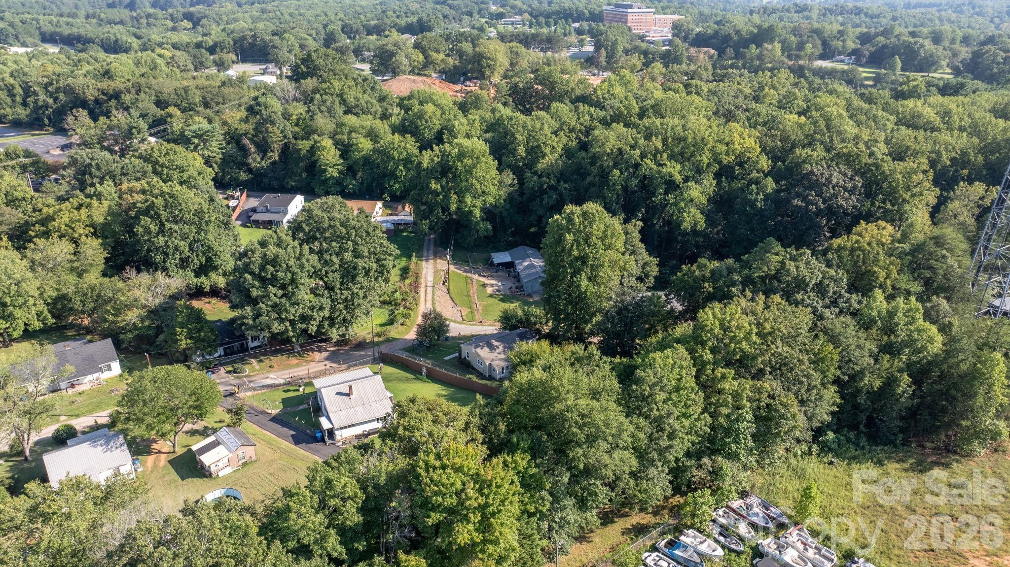 3221 1st Avenue Drive SE — Conover
