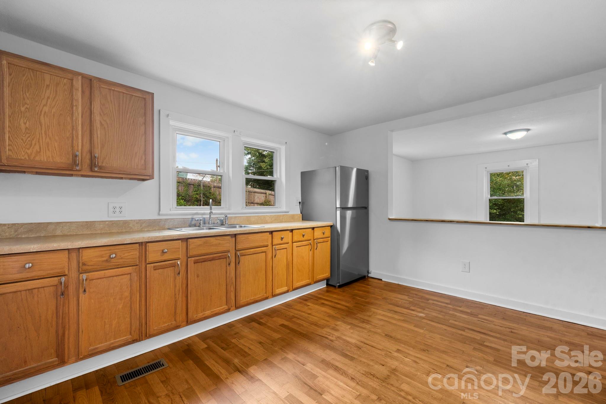 3221 1st Avenue Drive SE — Conover