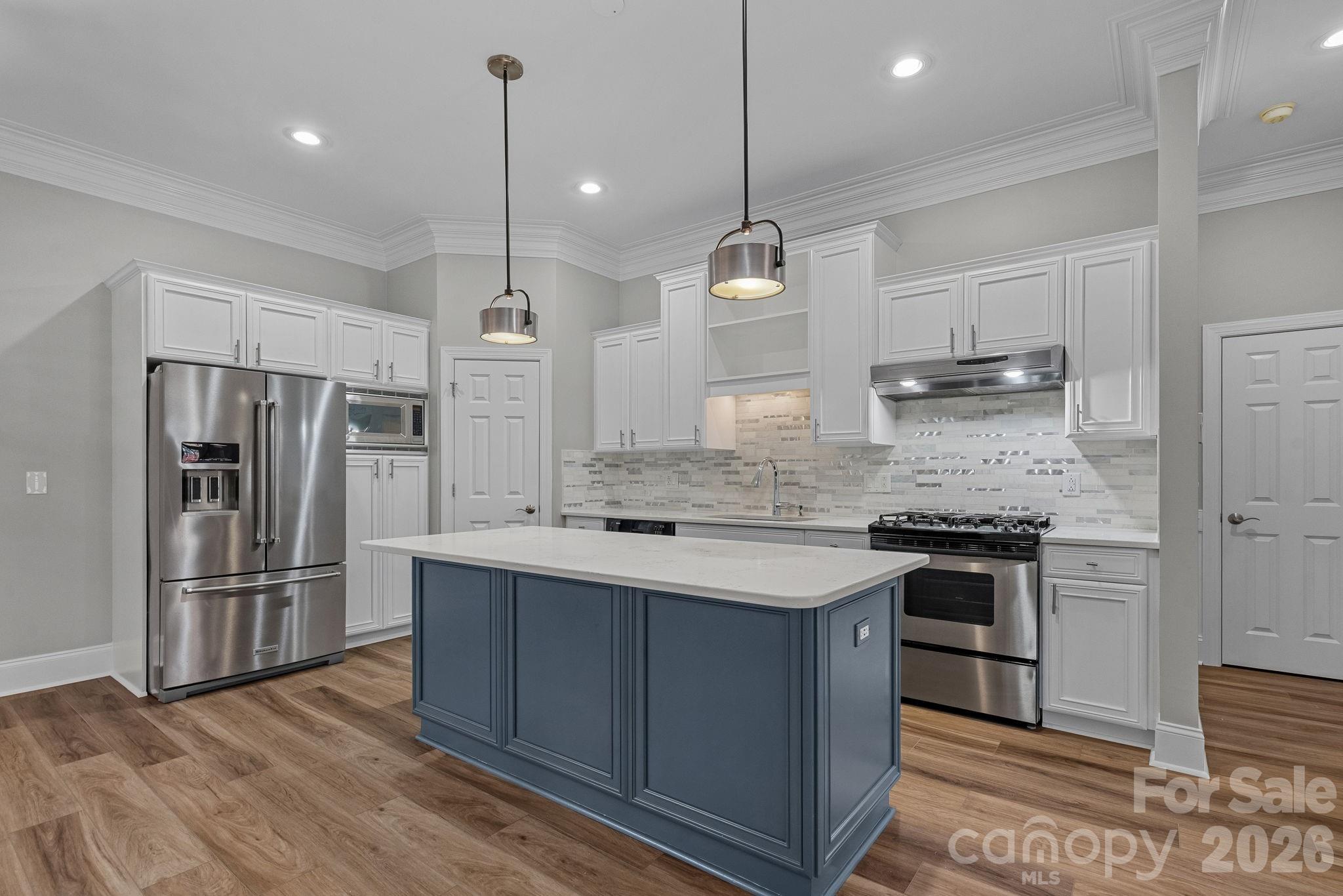 6415 Wakehurst Road — Charlotte