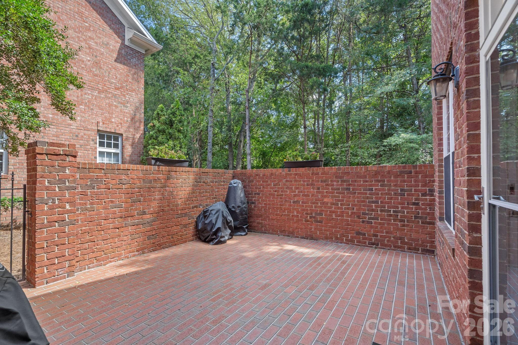 6415 Wakehurst Road — Charlotte