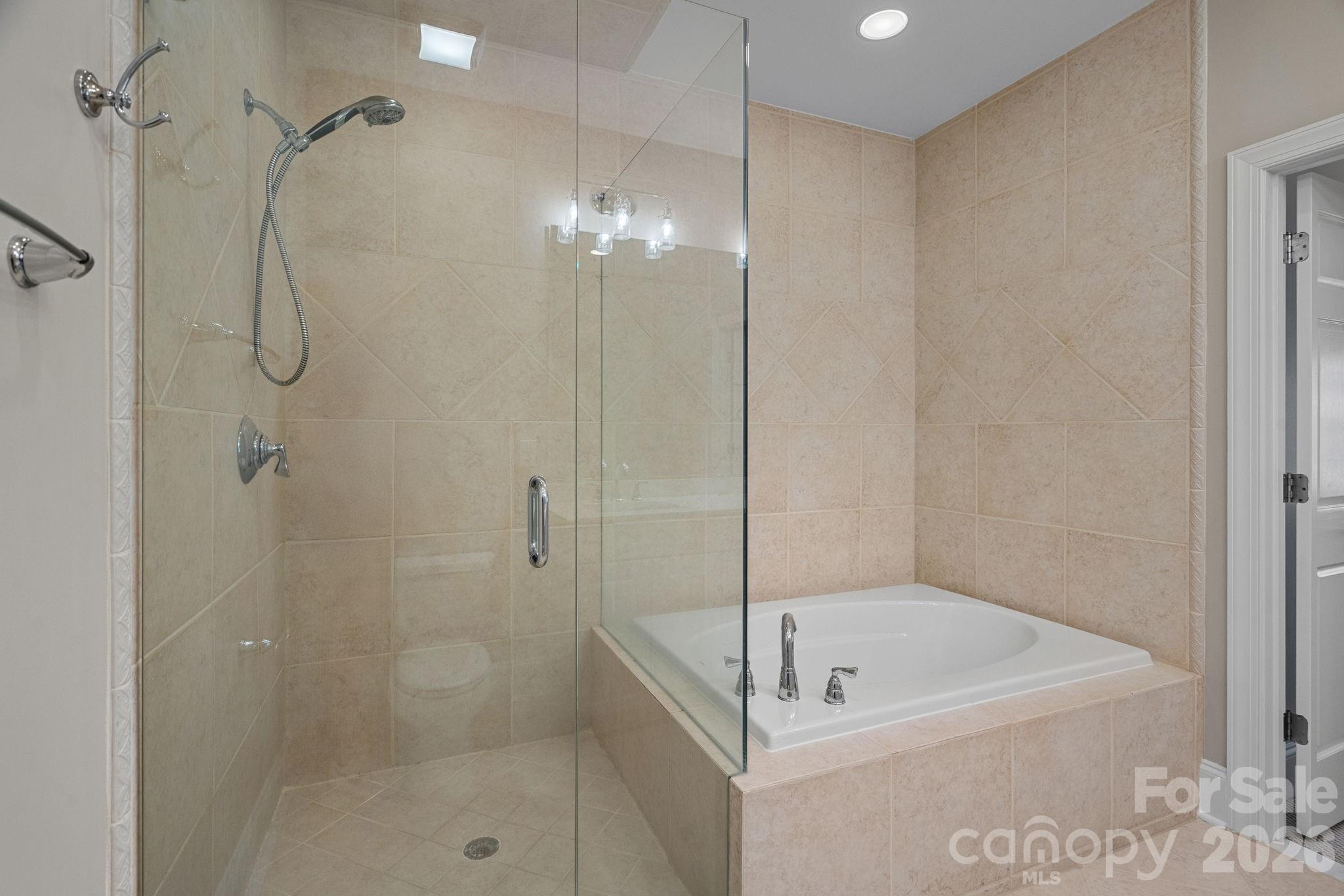 6415 Wakehurst Road — Charlotte
