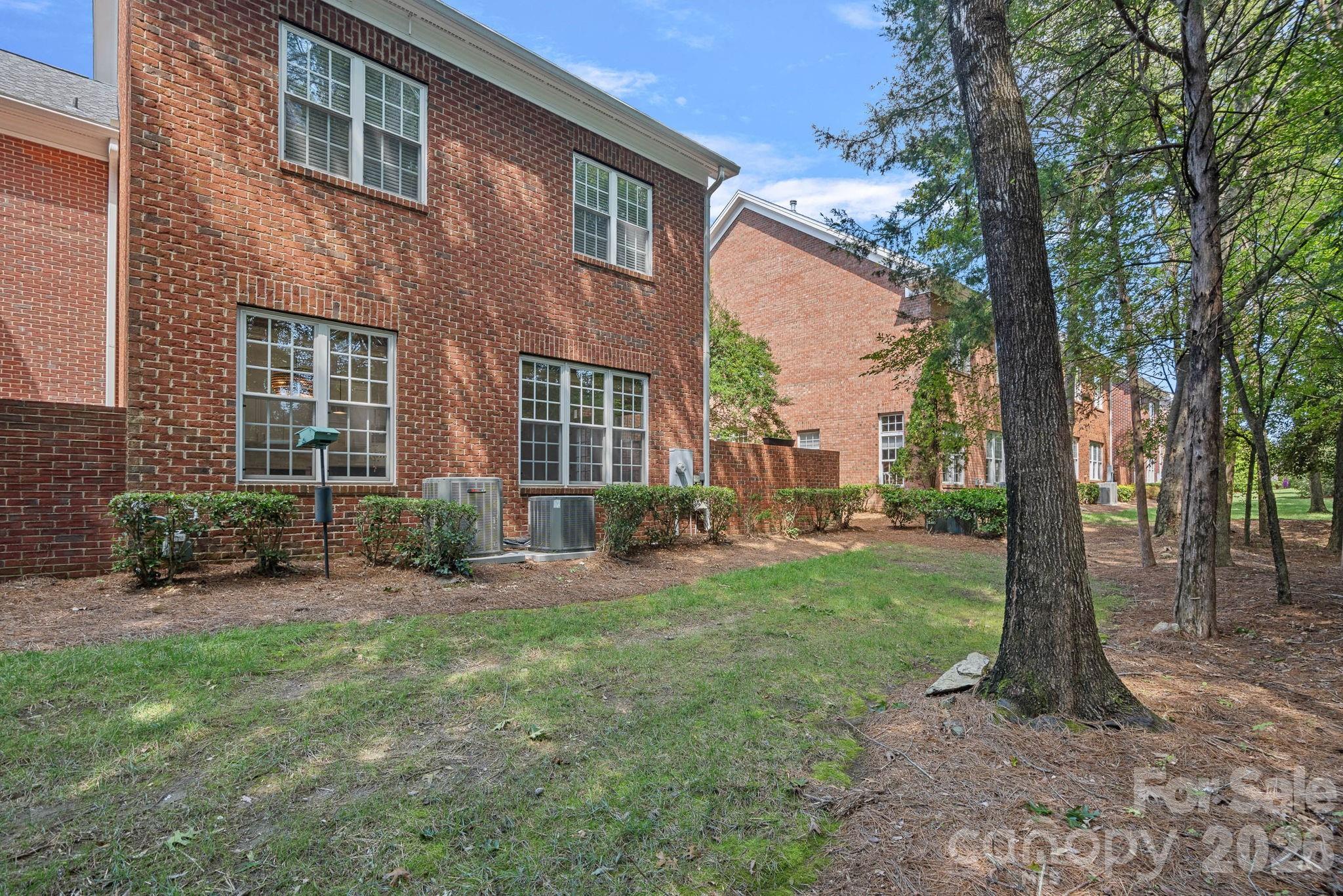 6415 Wakehurst Road — Charlotte