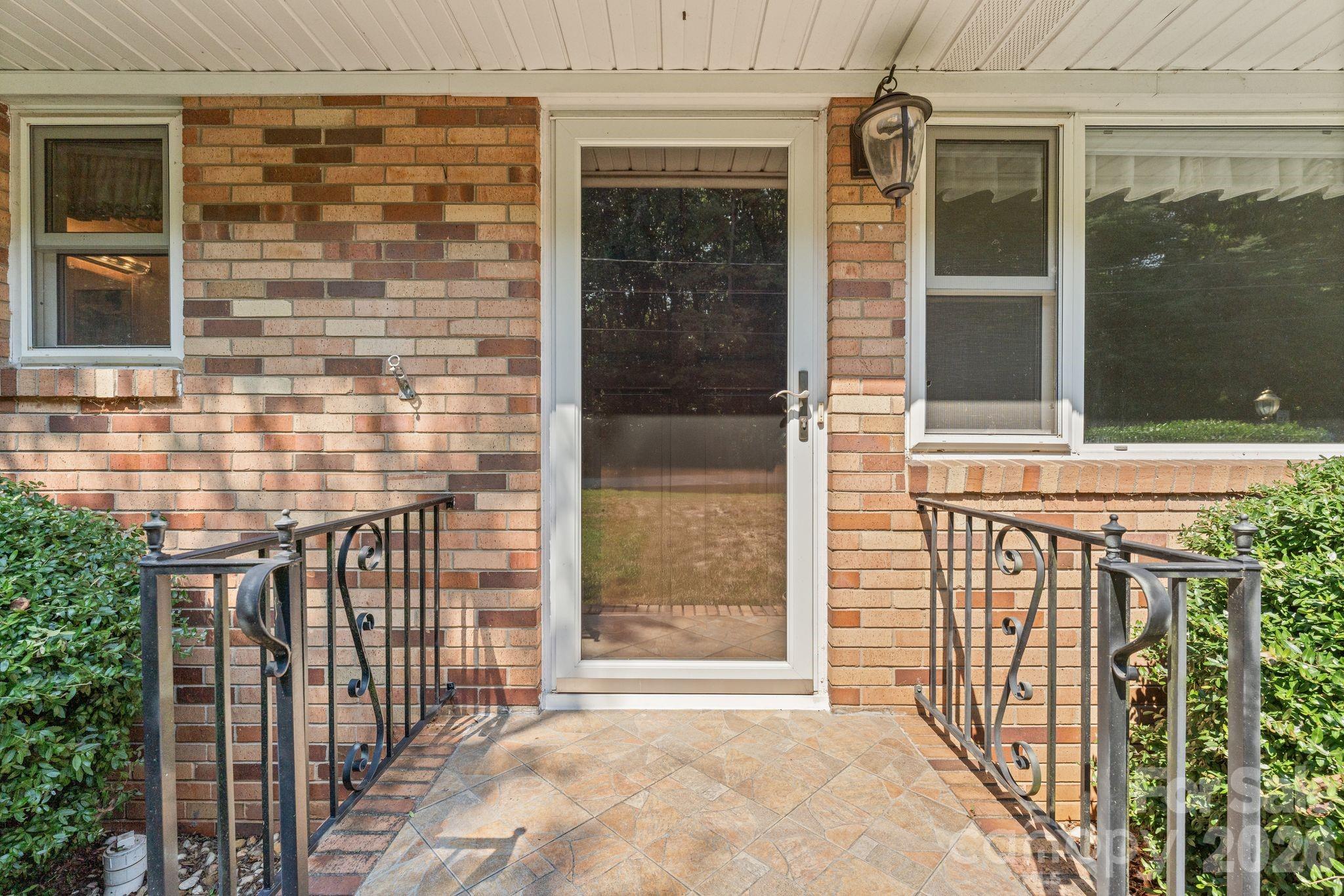 469 Sunset Drive — Winston Salem