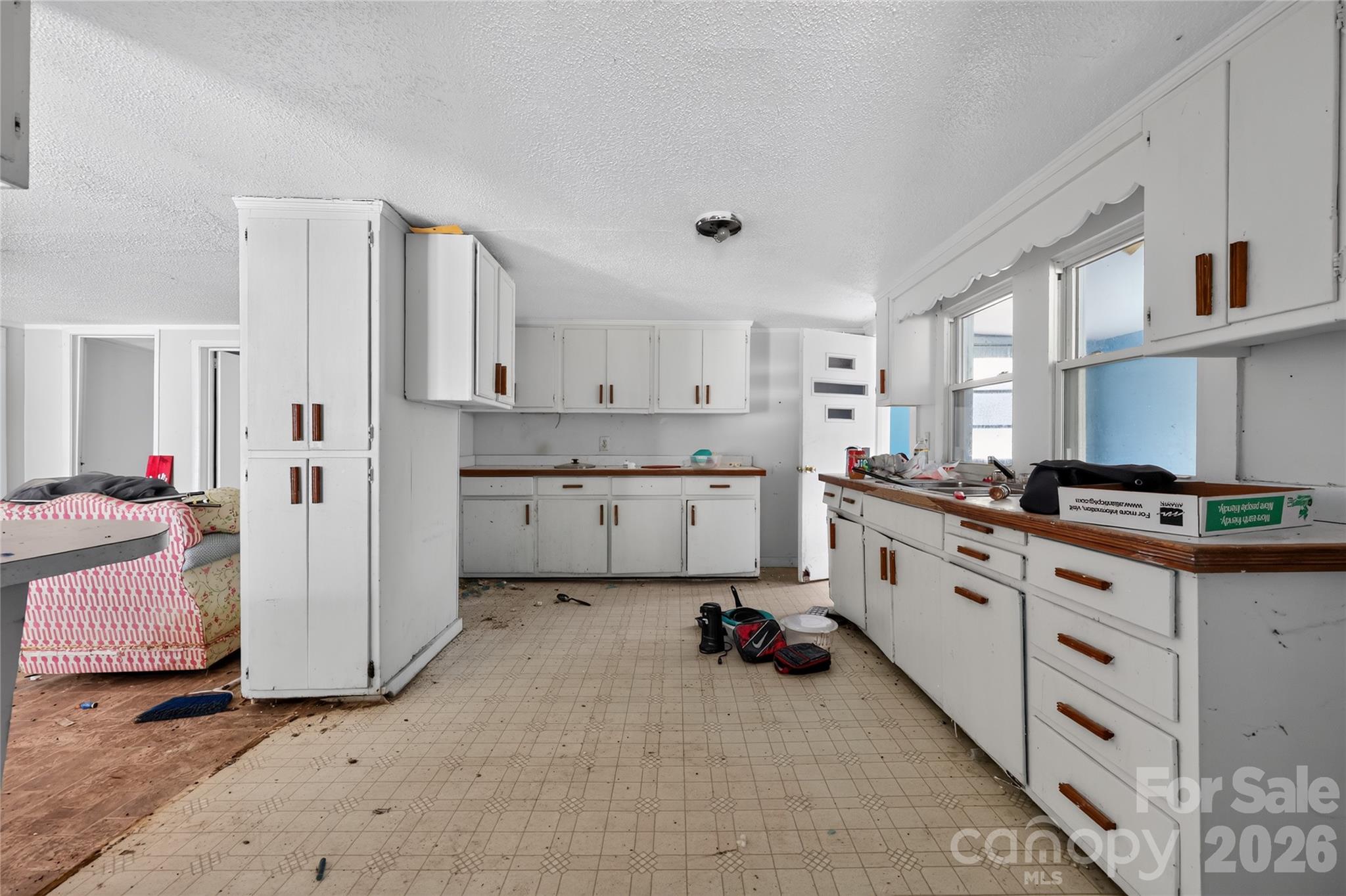 2797 HT Road — Lenoir