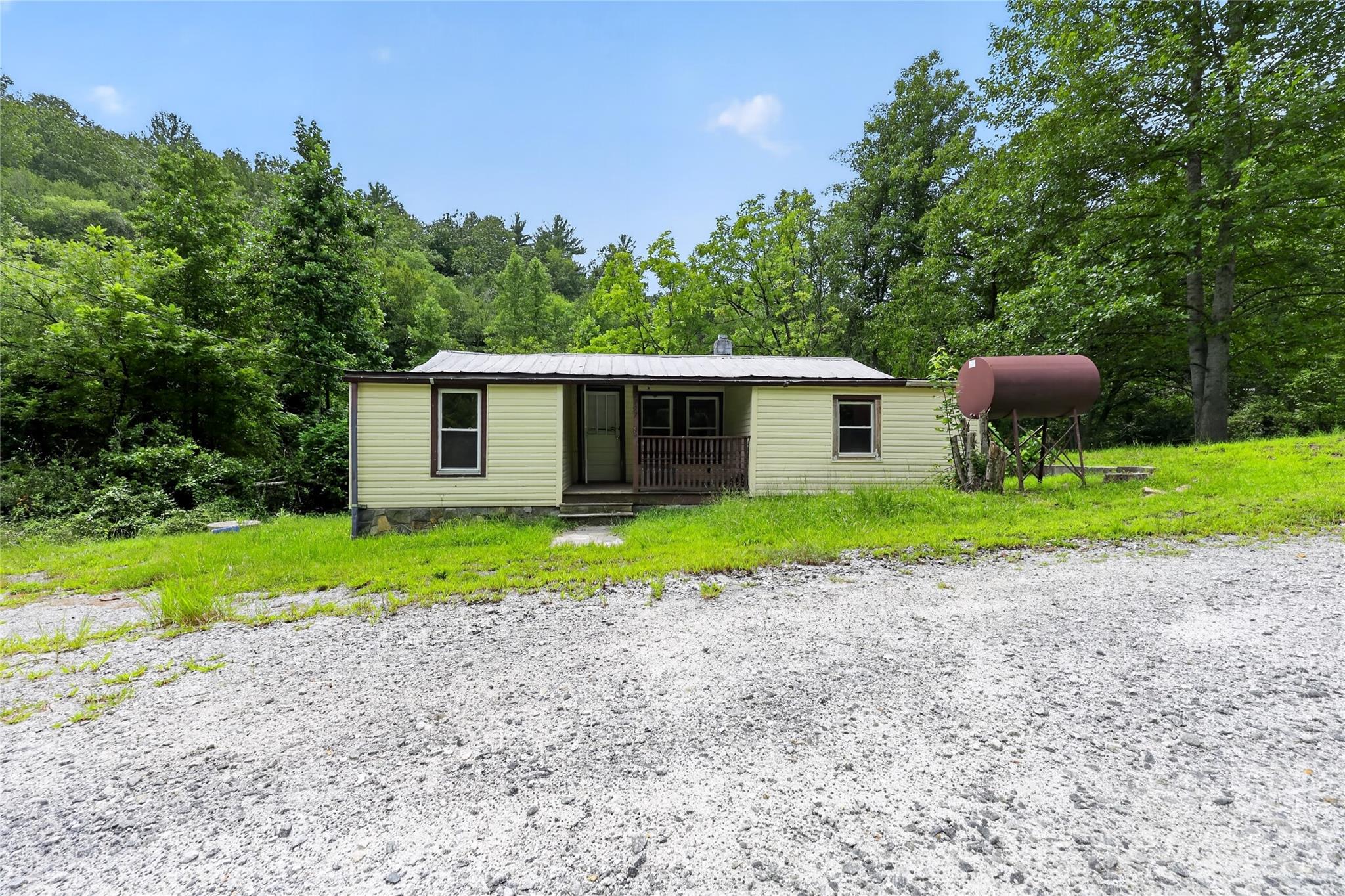 2797 HT Road — Lenoir