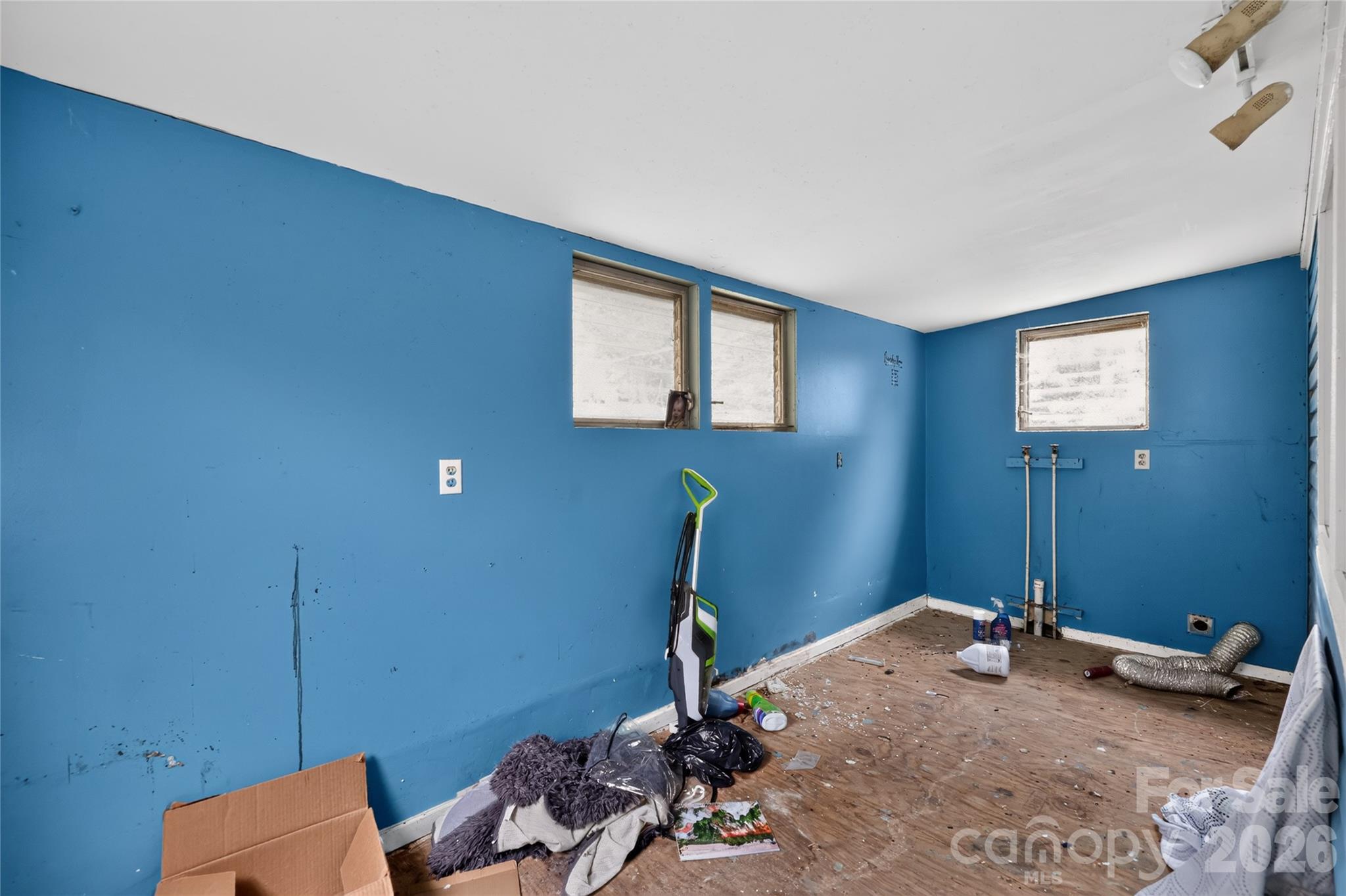 2797 HT Road — Lenoir