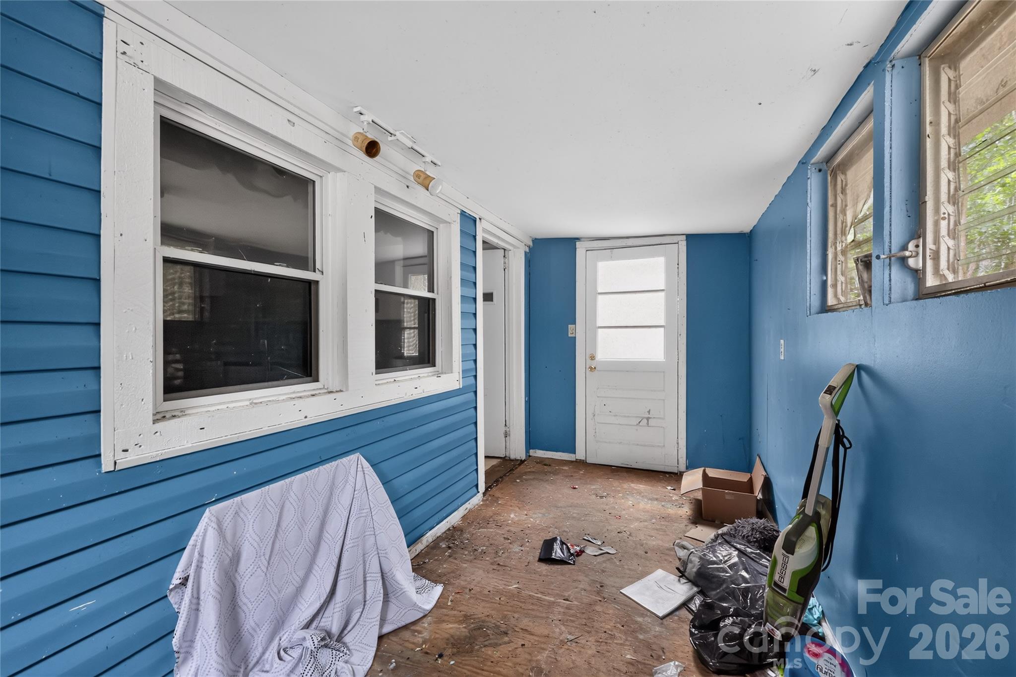 2797 HT Road — Lenoir