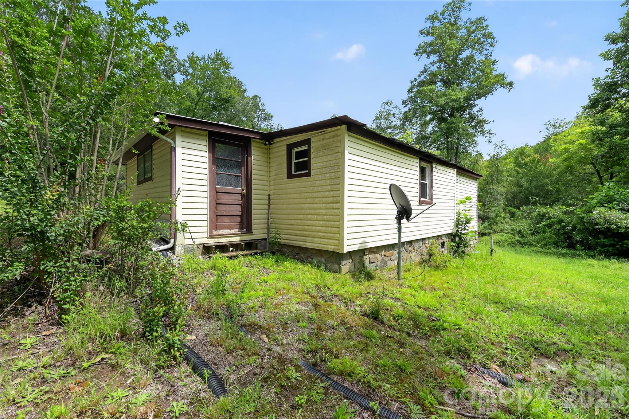 2797 HT Road — Lenoir
