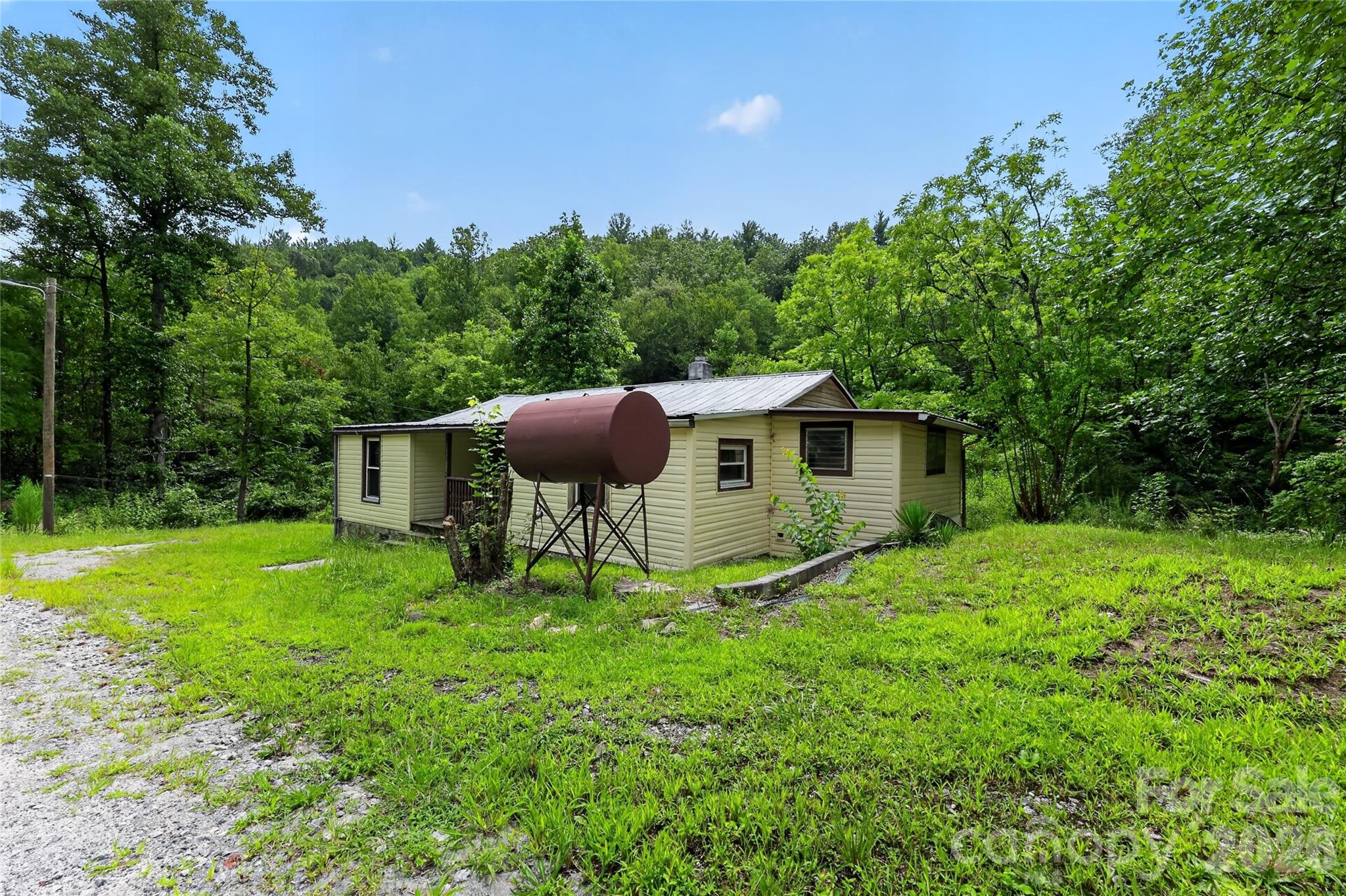 2797 HT Road — Lenoir