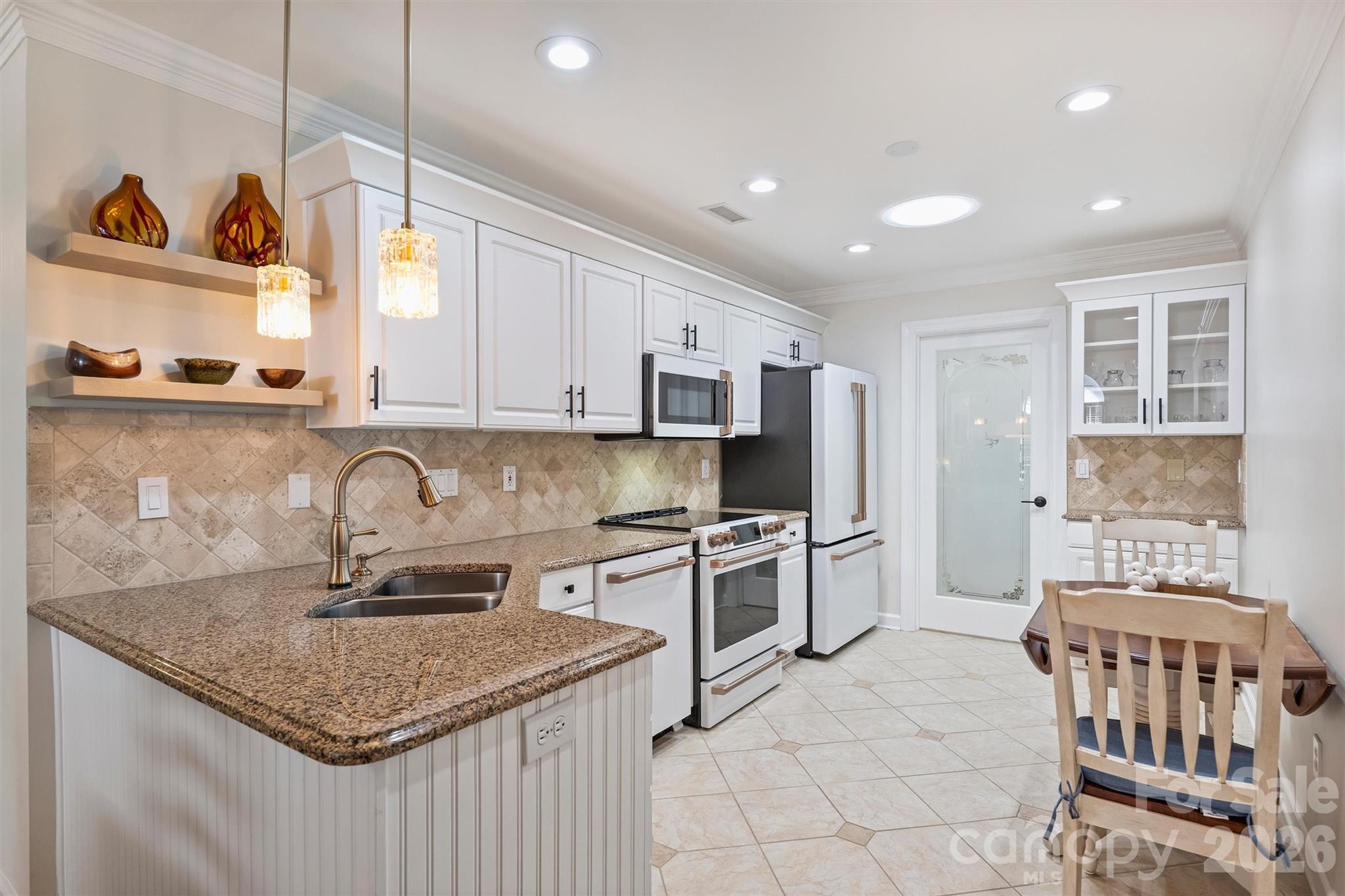 7418 Hurstbourne Green Drive — Charlotte