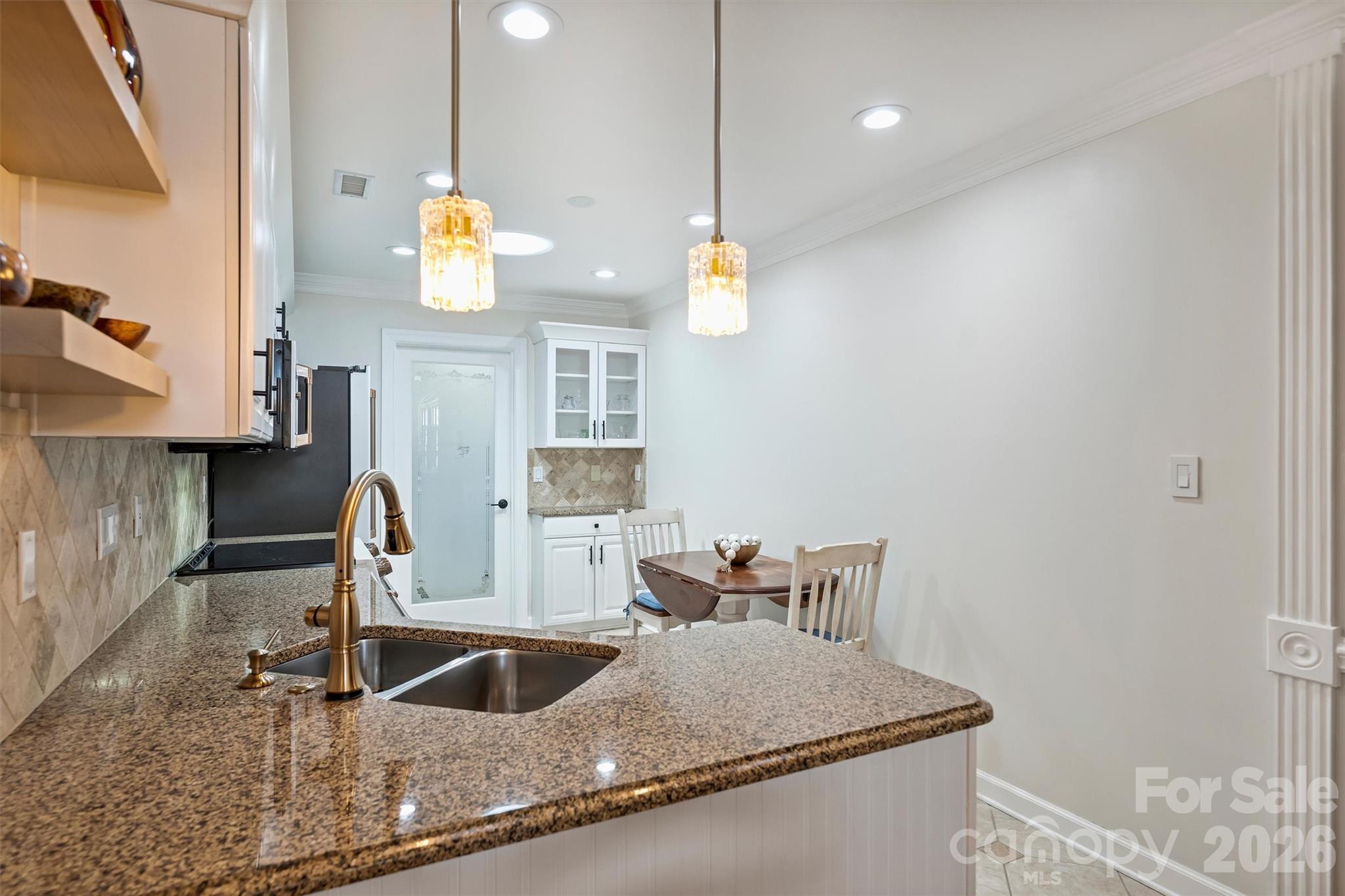 7418 Hurstbourne Green Drive — Charlotte