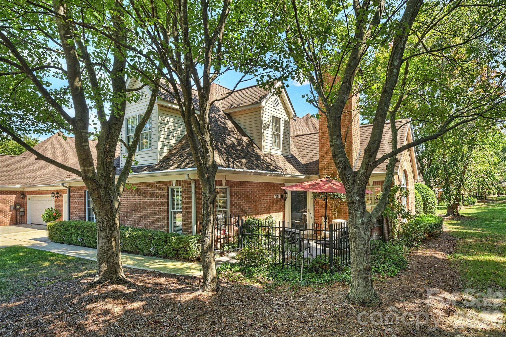 7418 Hurstbourne Green Drive — Charlotte
