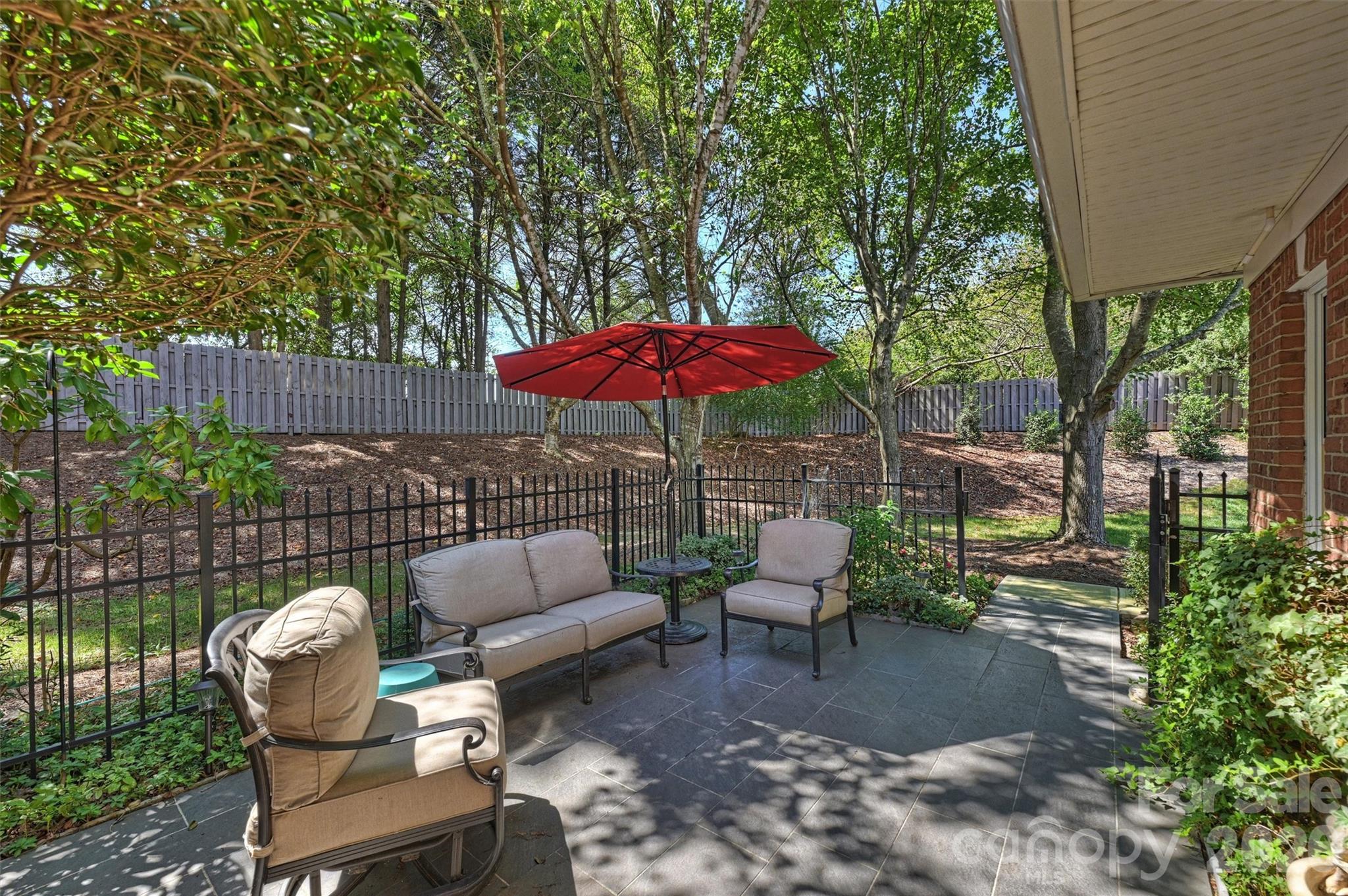 7418 Hurstbourne Green Drive — Charlotte