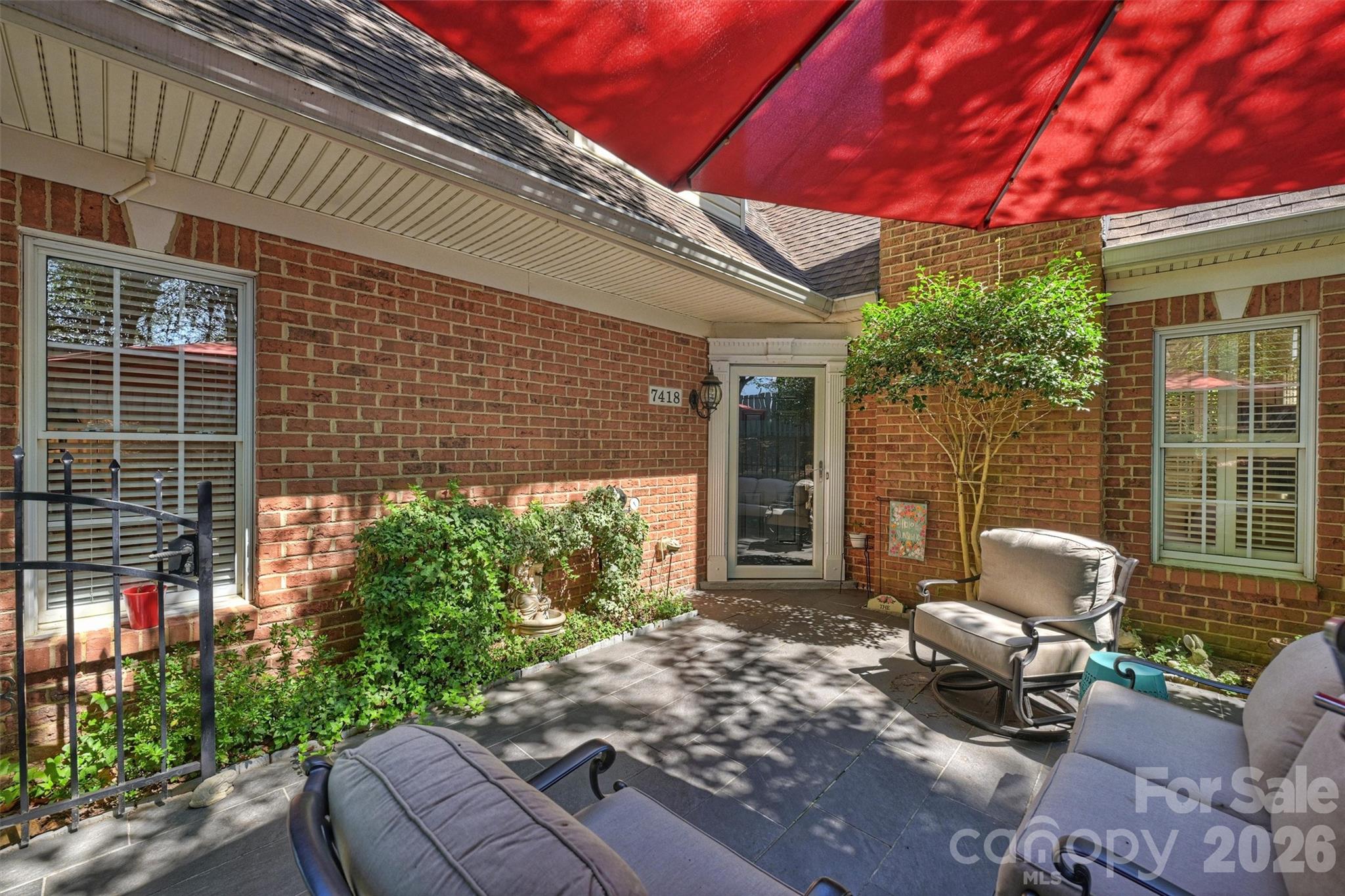 7418 Hurstbourne Green Drive — Charlotte