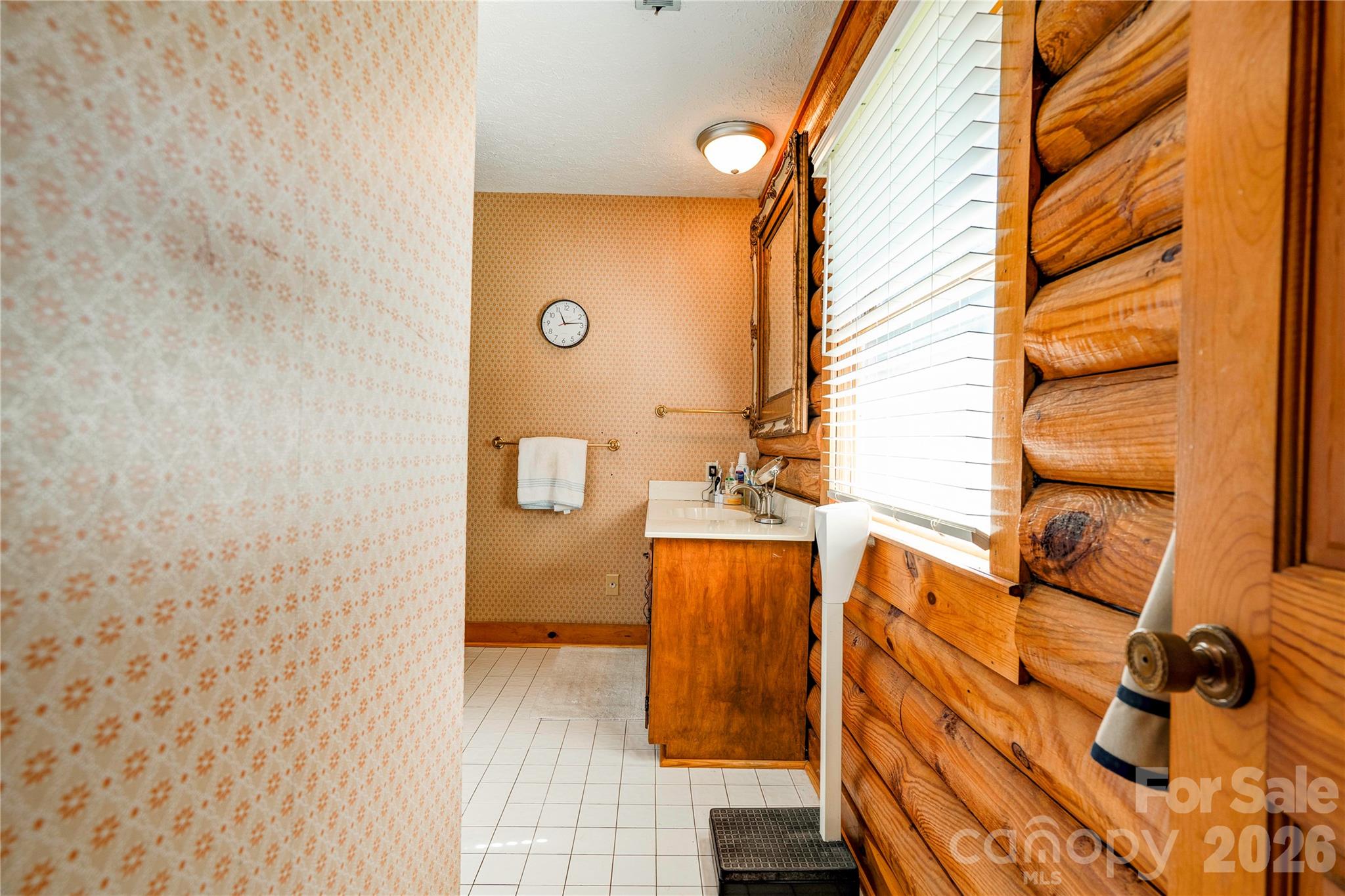 1107 Lake Shore Court — Cherryville
