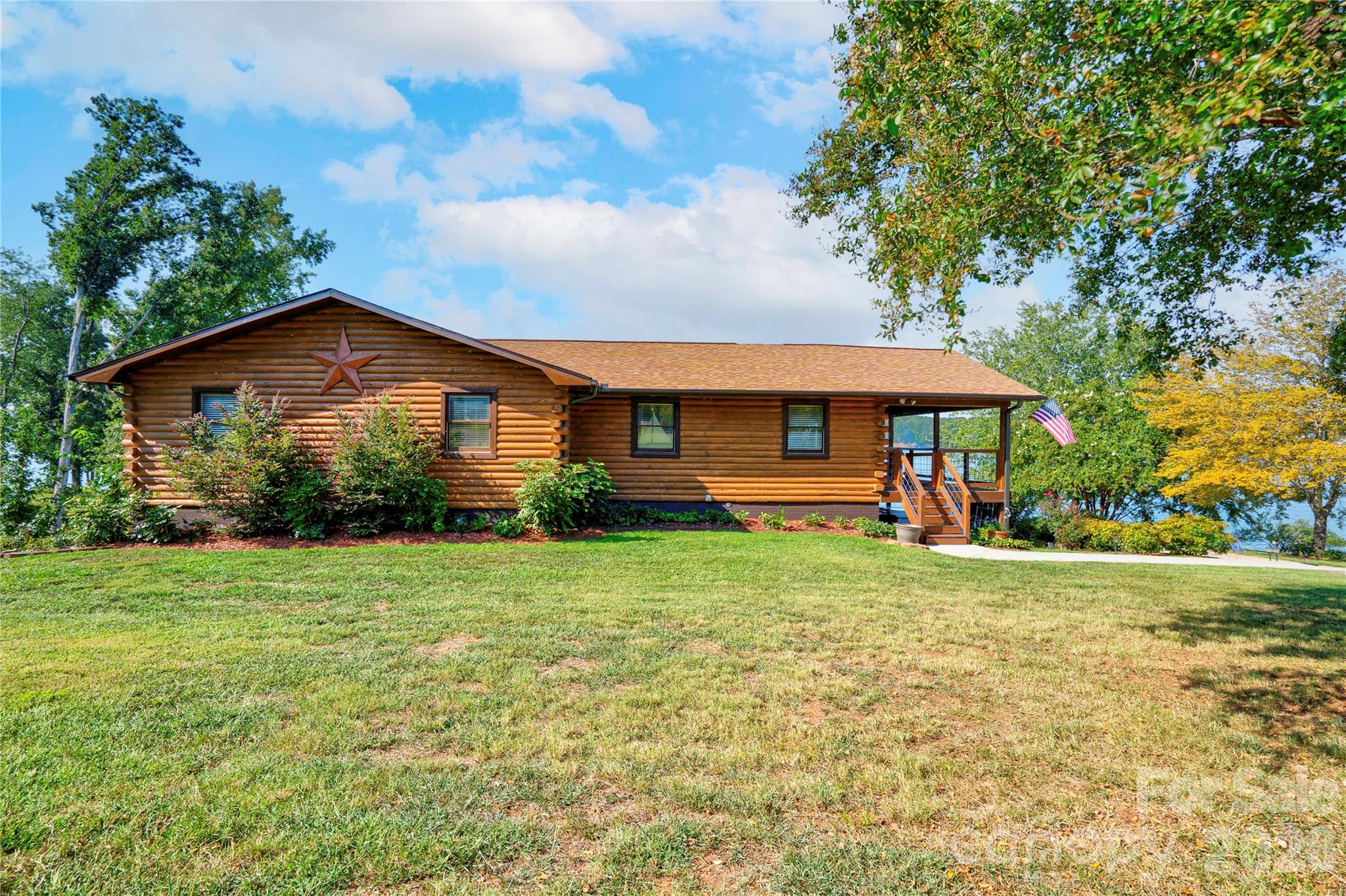1107 Lake Shore Court — Cherryville