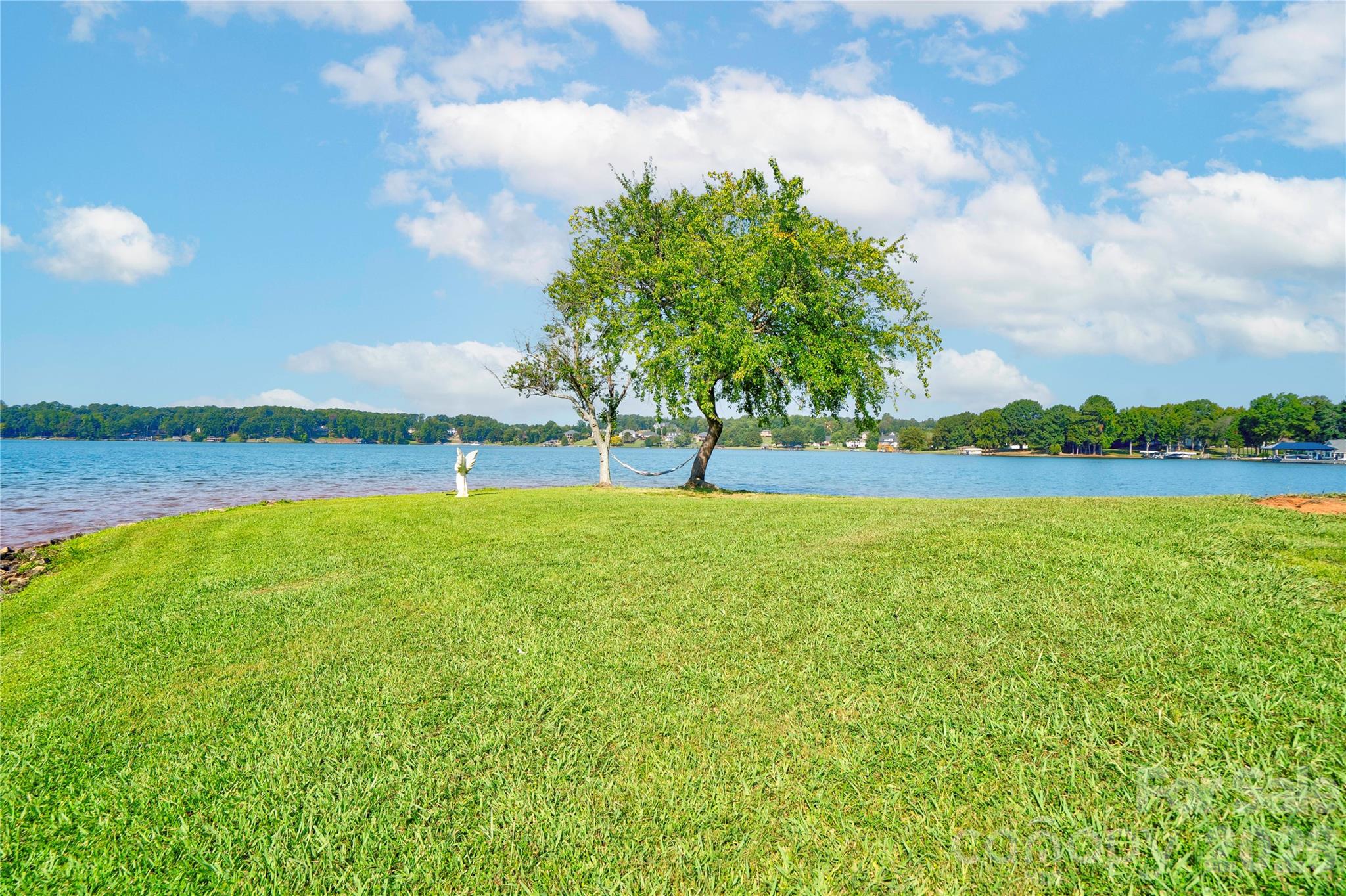 1107 Lake Shore Court — Cherryville
