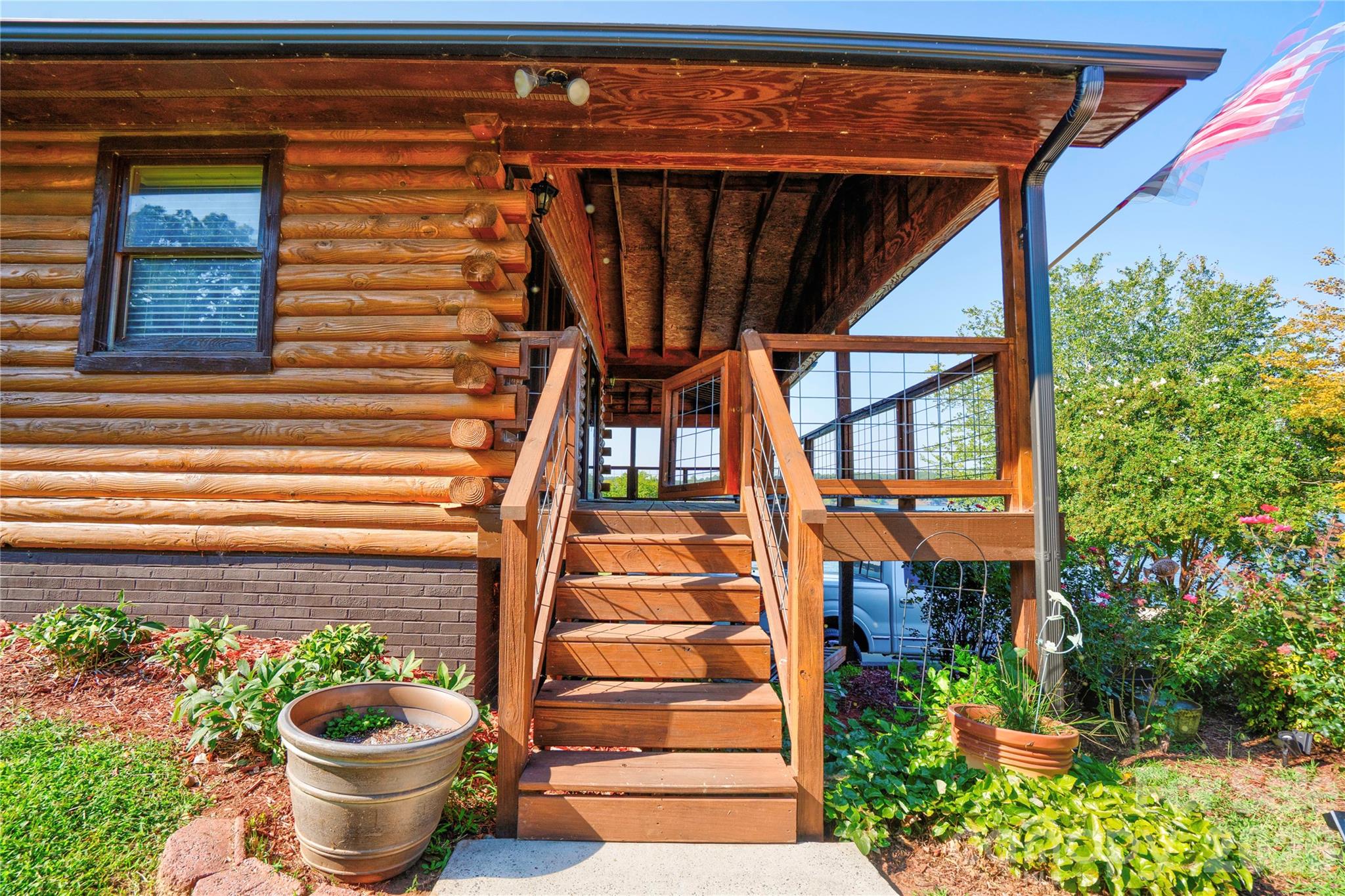1107 Lake Shore Court — Cherryville