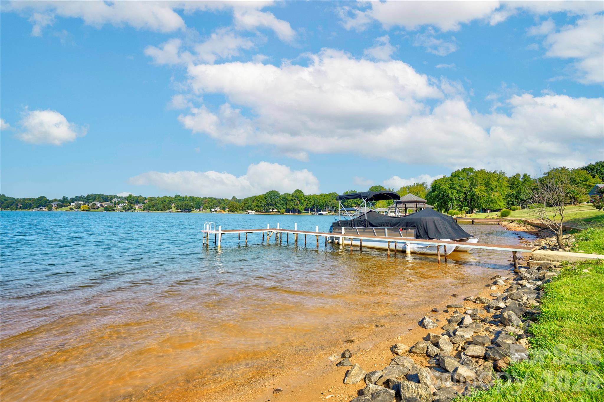 1107 Lake Shore Court — Cherryville