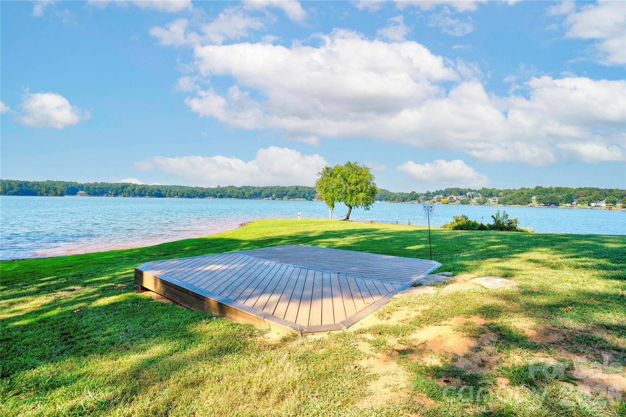 1107 Lake Shore Court — Cherryville