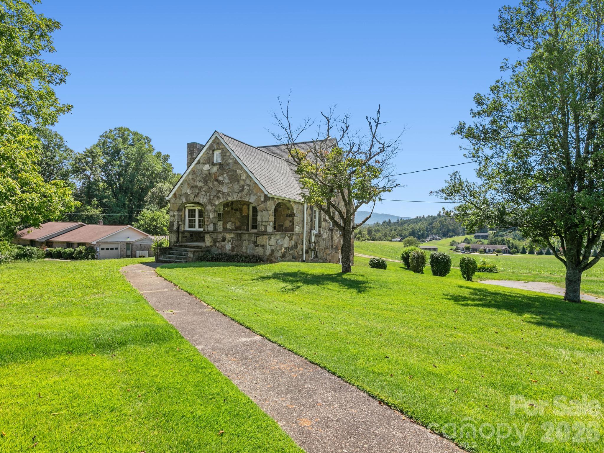 1279 Charlotte Highway — Fairview