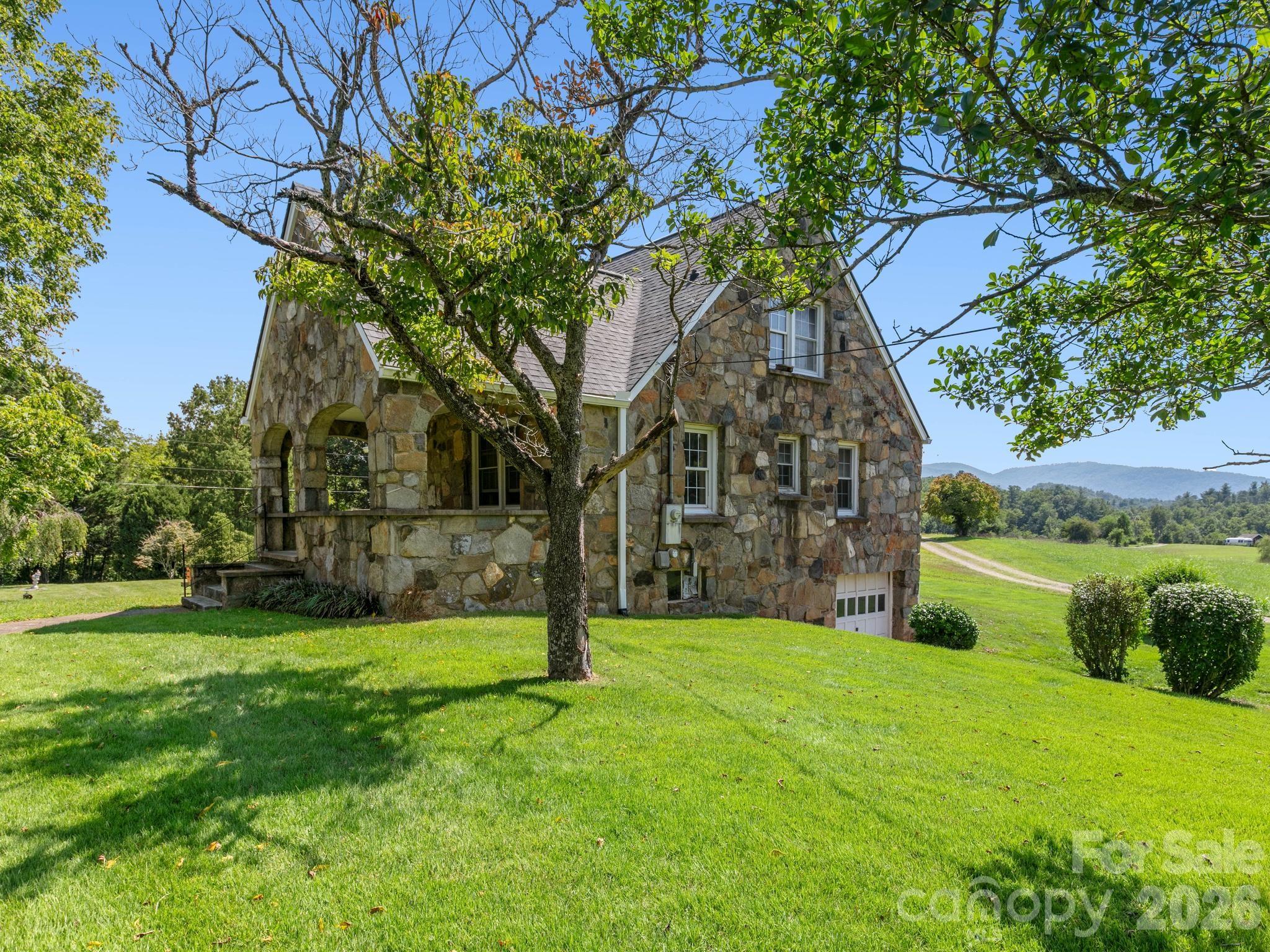 1279 Charlotte Highway — Fairview