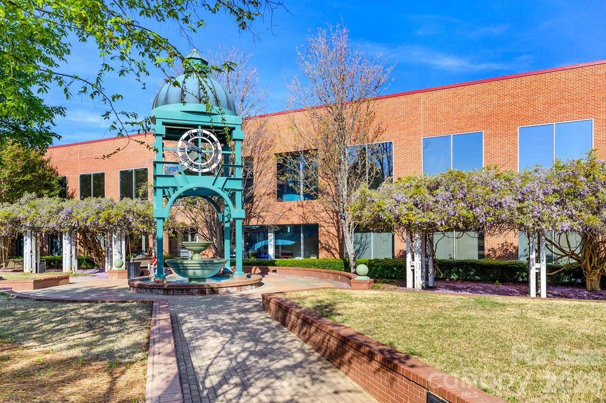 558 Cape Cod Way — Rock Hill