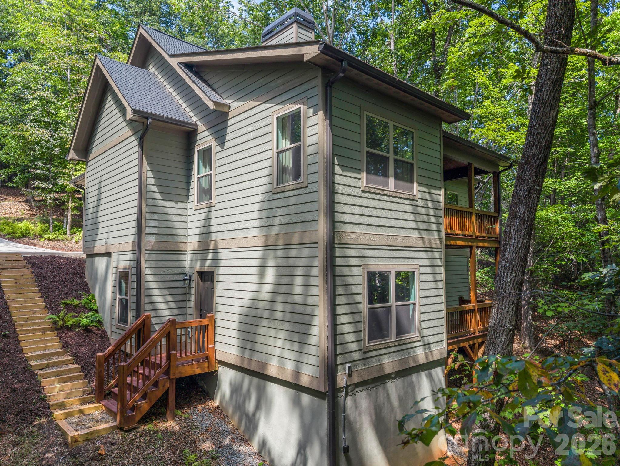 365 Utsonati Lane — Brevard