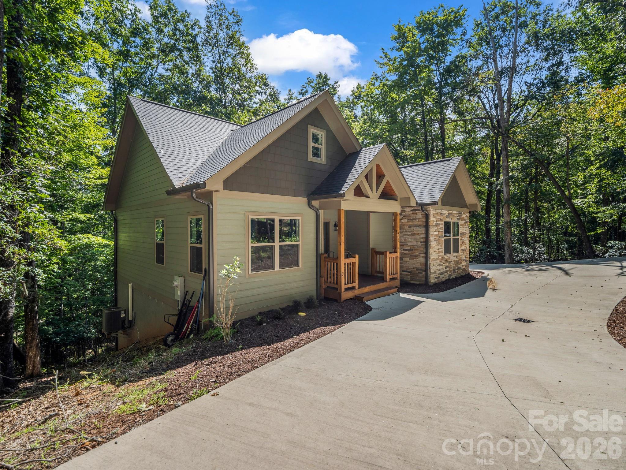 365 Utsonati Lane — Brevard
