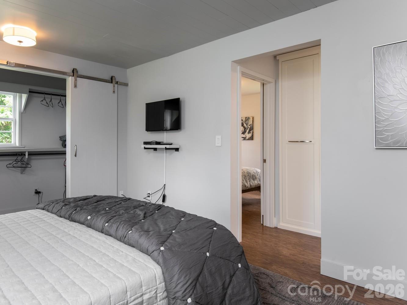 92 Salem Road — Weaverville