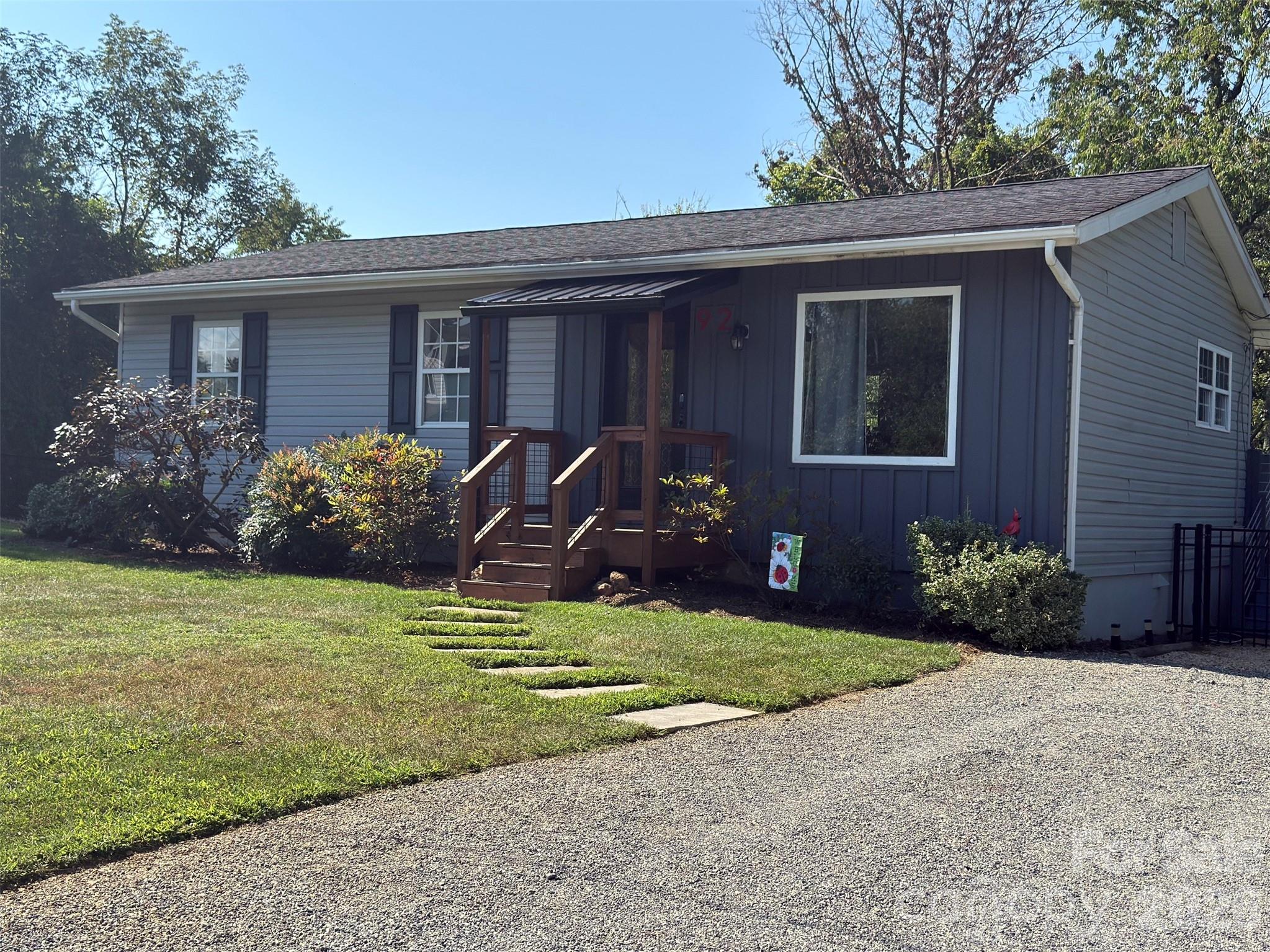 92 Salem Road — Weaverville