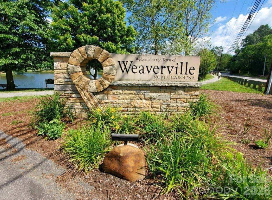 92 Salem Road — Weaverville