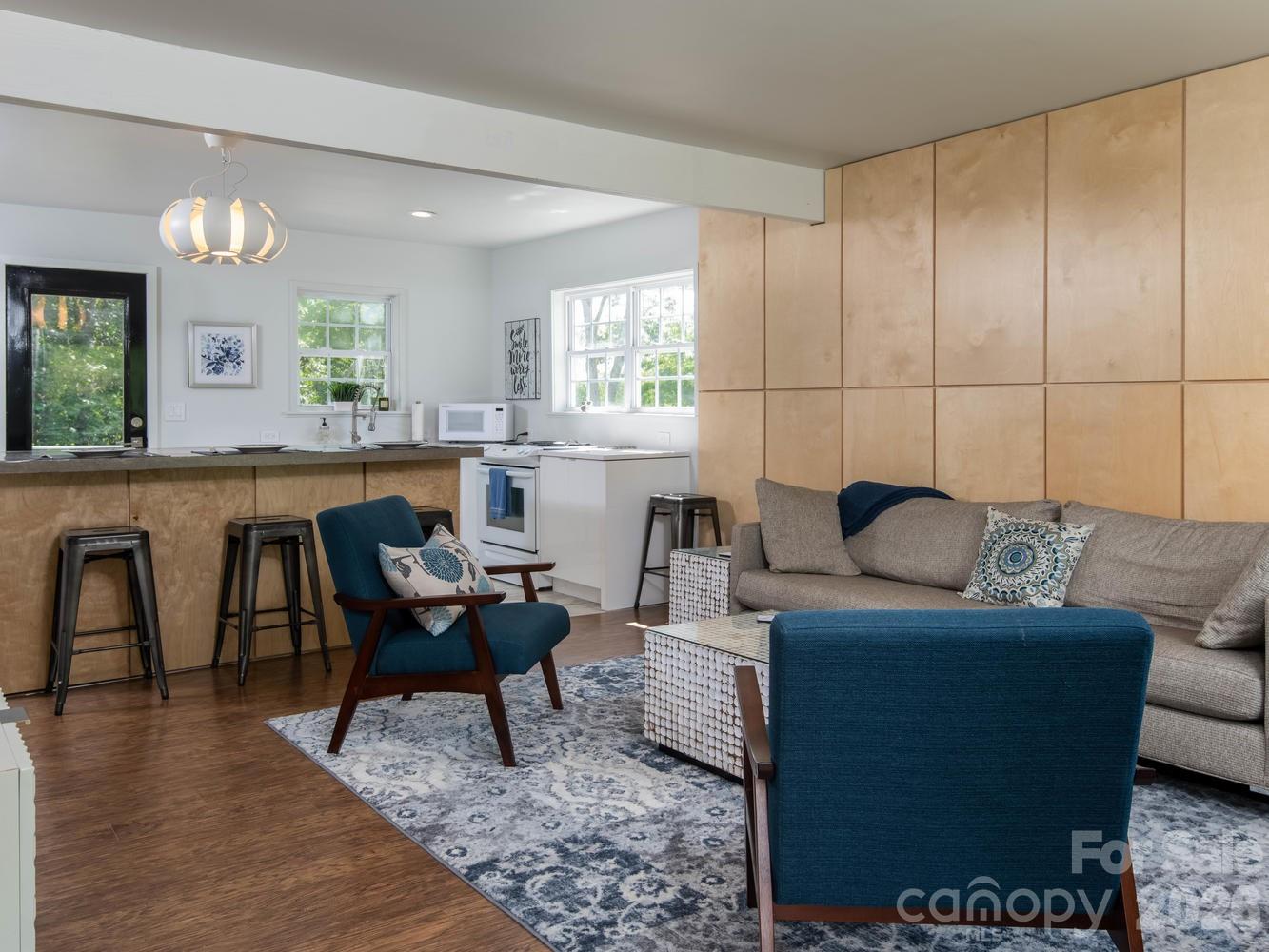 92 Salem Road — Weaverville