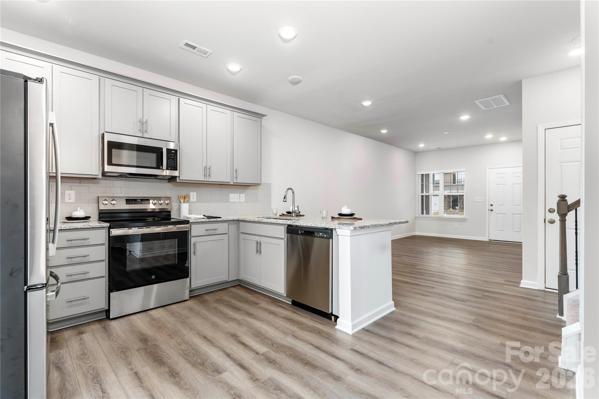 5275 Lashawn Lane #2903 — Stanley