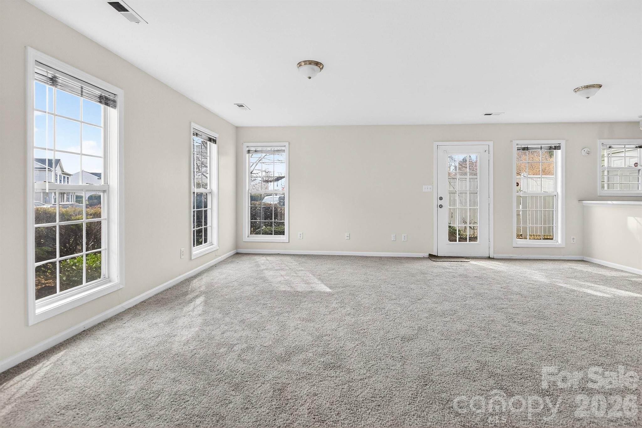 1911 Flushing Court — Charlotte