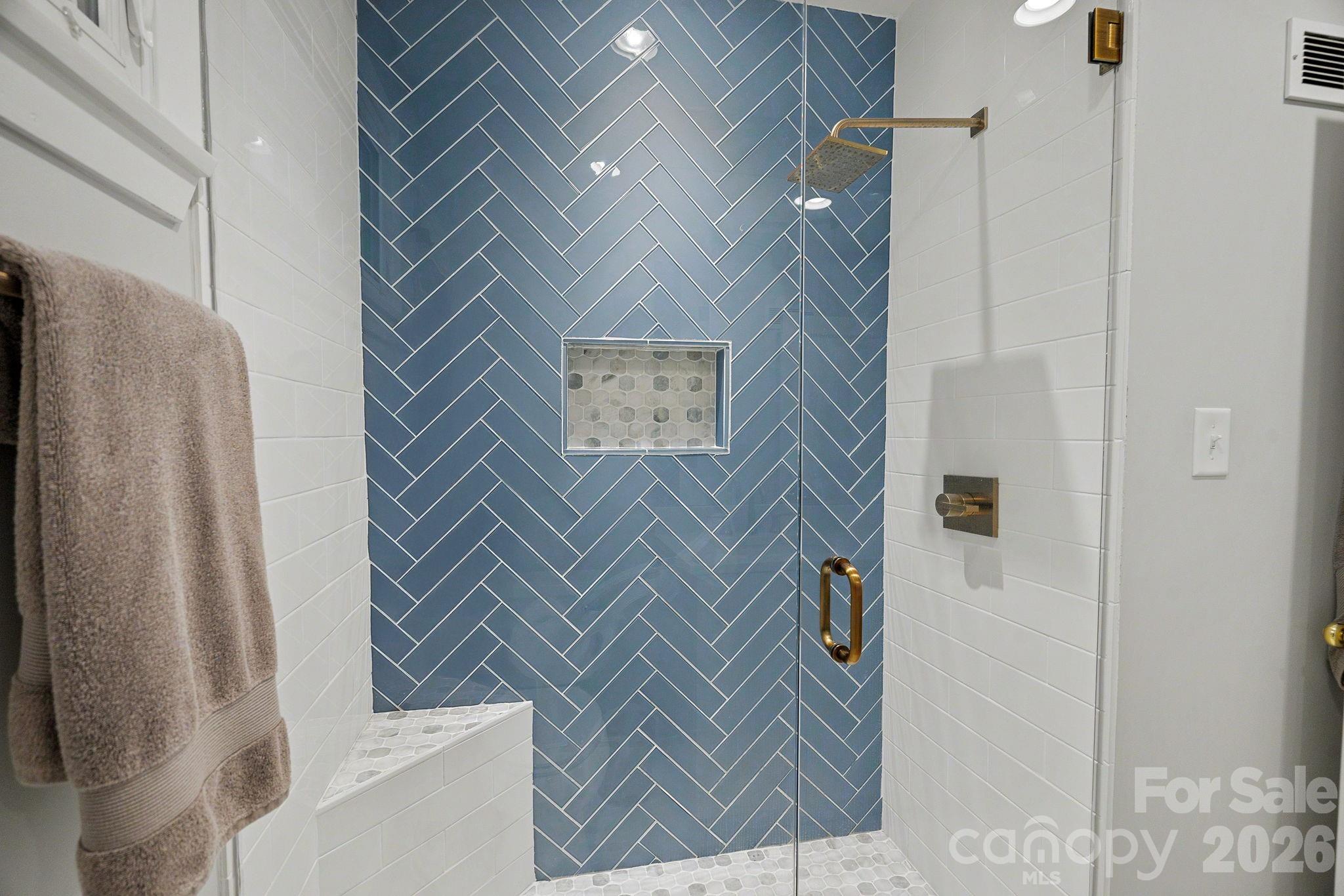 4703 Woodlark Lane — Charlotte