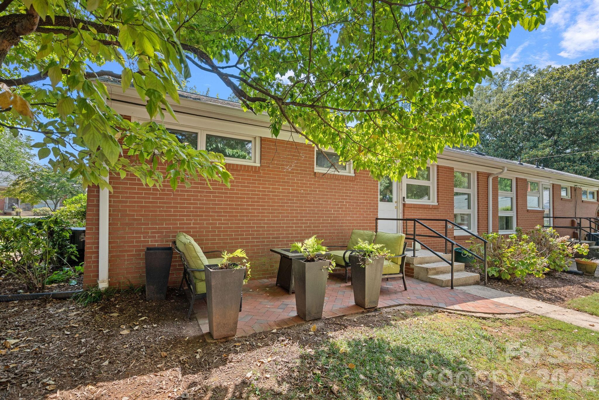 4703 Woodlark Lane — Charlotte