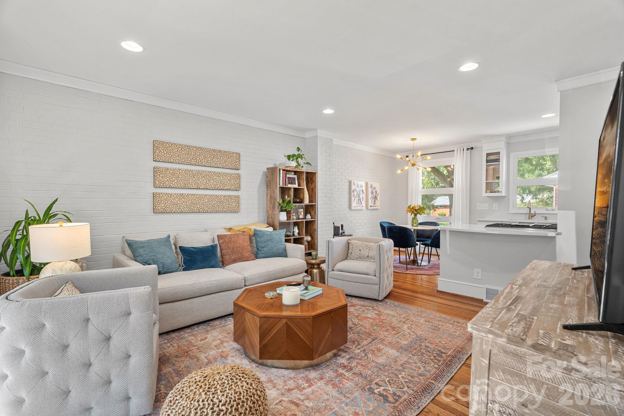 4703 Woodlark Lane — Charlotte