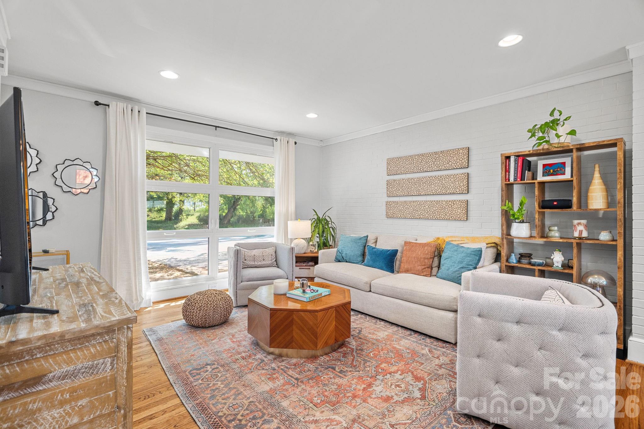 4703 Woodlark Lane — Charlotte